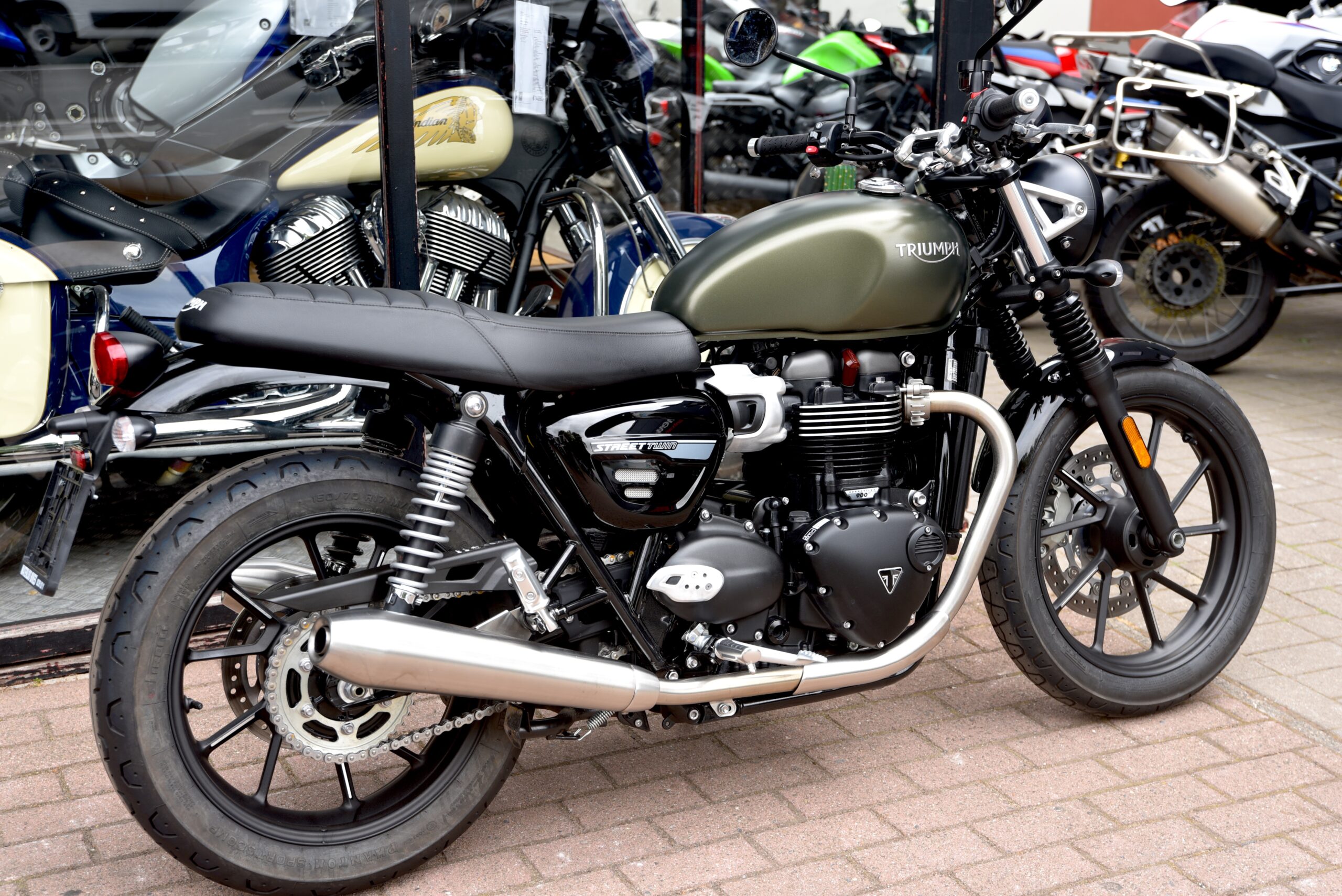 TRIUMPH STREET TWIN – Image 3