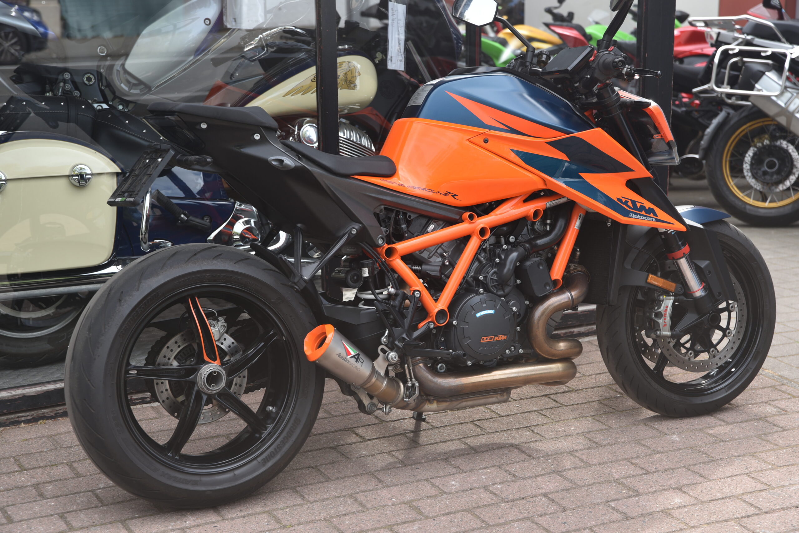 KTM 1290 SUPER DUKE R – Image 3
