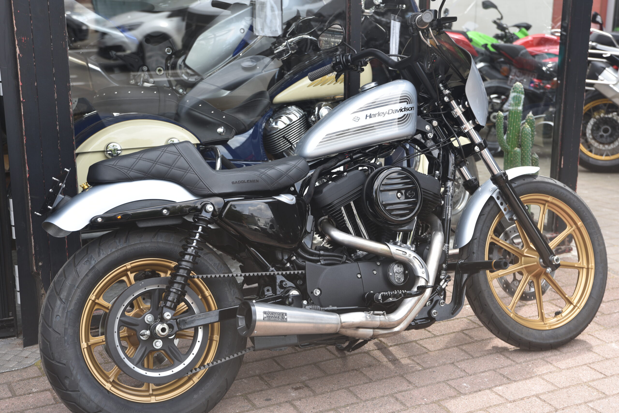HARLEY DAVIDSON IRON 1200 – Image 3