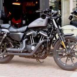 HARLEY DAVIDSON IRON 883
