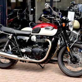 TRIUMPH BONNEVILLE T100