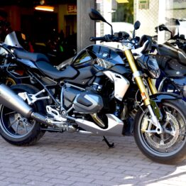 BMW R 1250 R TRIPLE BLACK