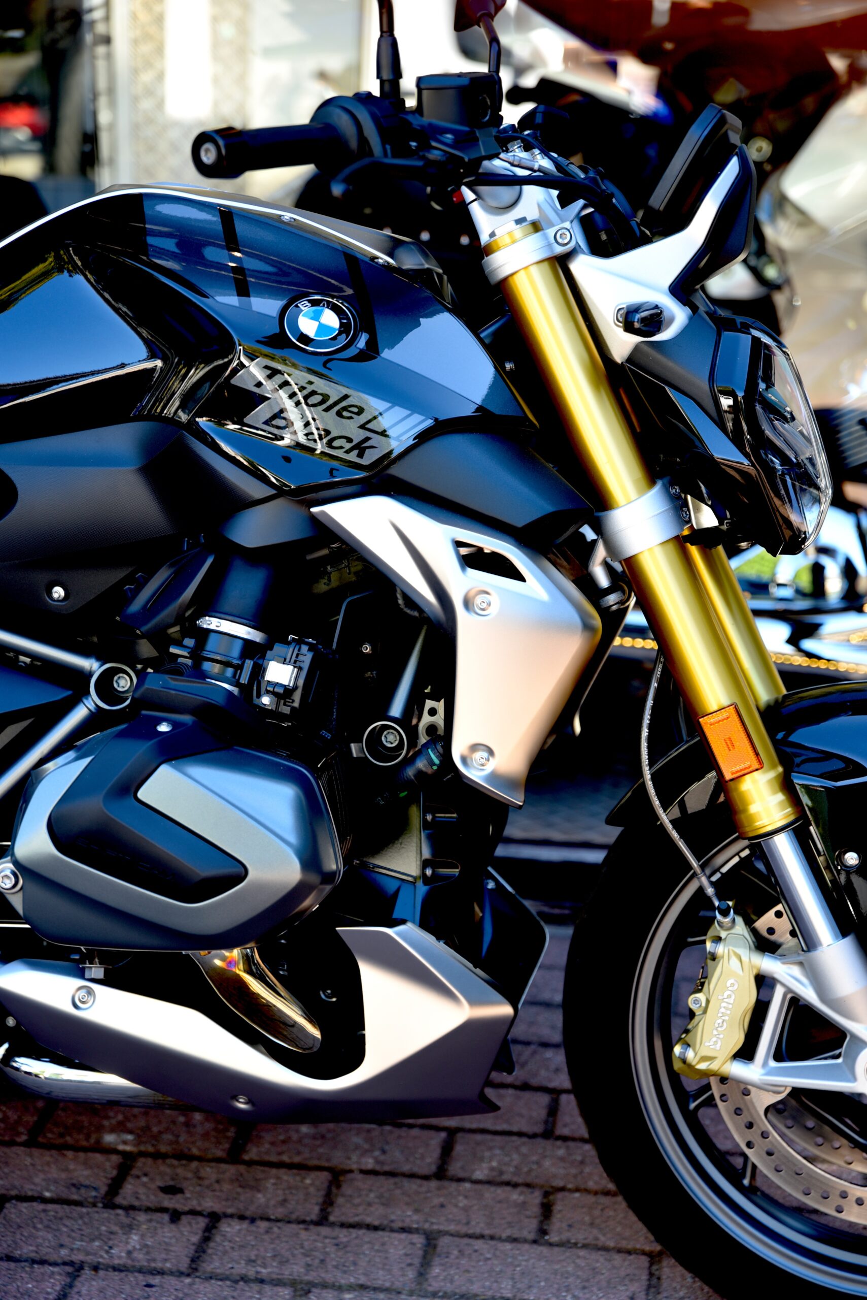 BMW R 1250 R TRIPLE BLACK – Image 4