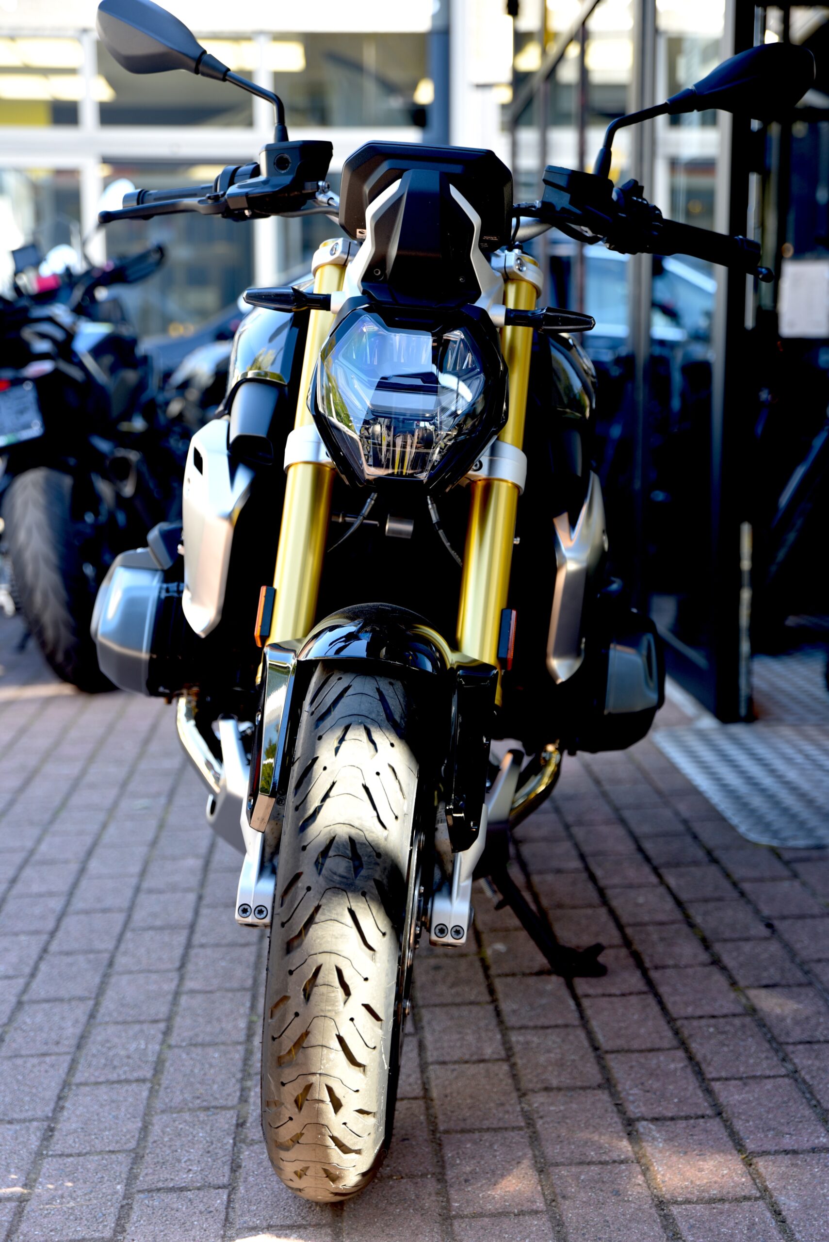 BMW R 1250 R TRIPLE BLACK – Image 5
