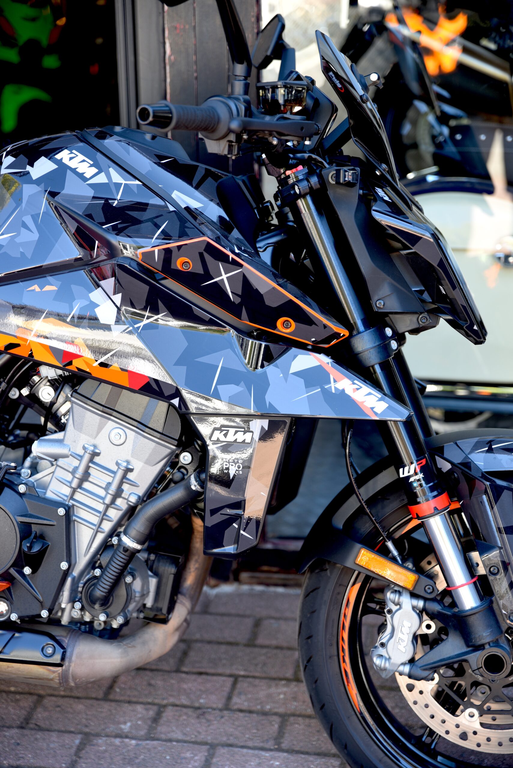 KTM 990 DUKE – Image 4