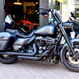 HARLEY DAVIDSON 107 ROAD KING SPECIAL