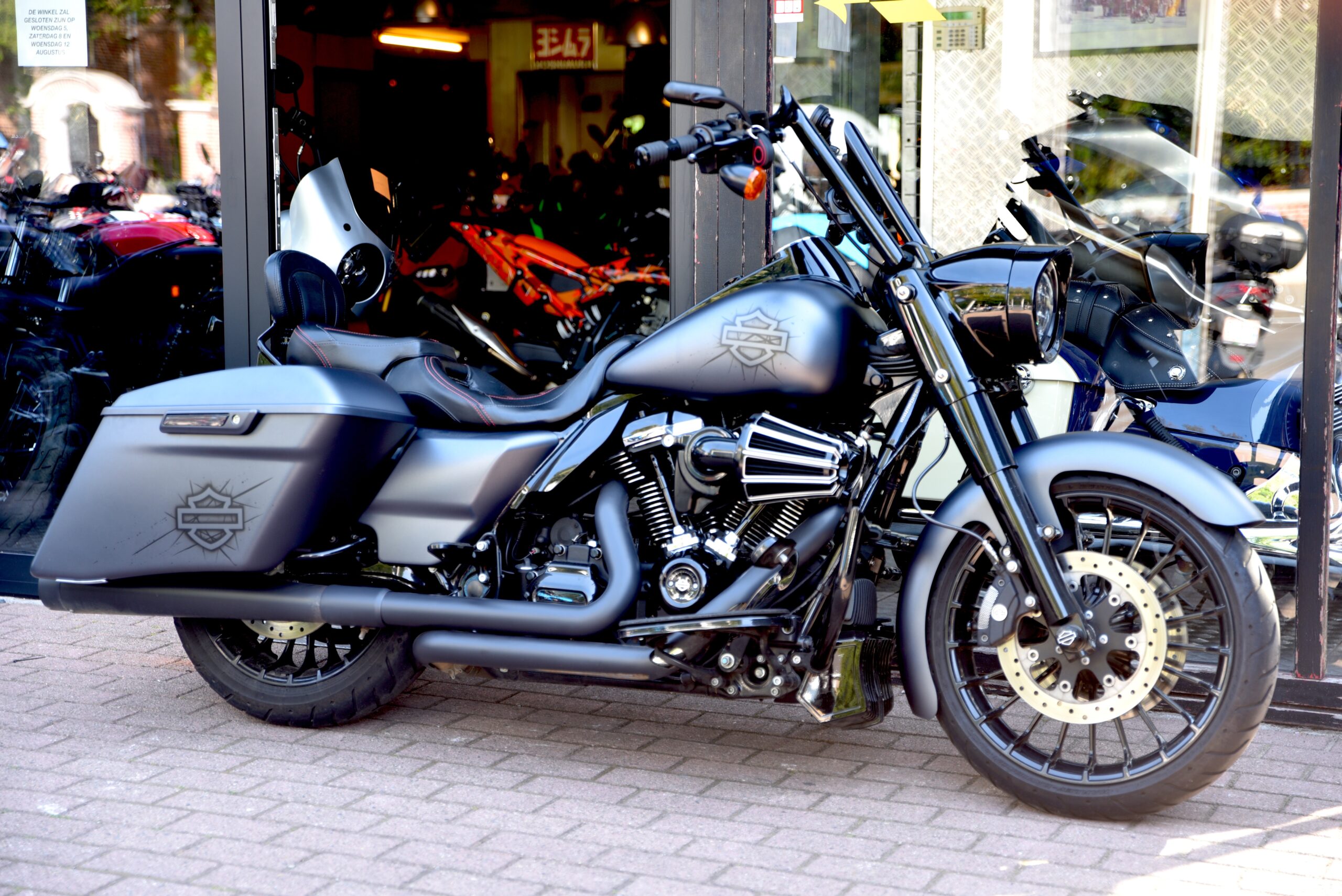 HARLEY DAVIDSON 107 ROAD KING SPECIAL