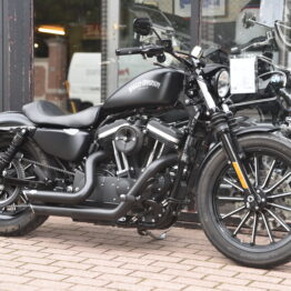 HARLEY DAVIDSON IRON 883