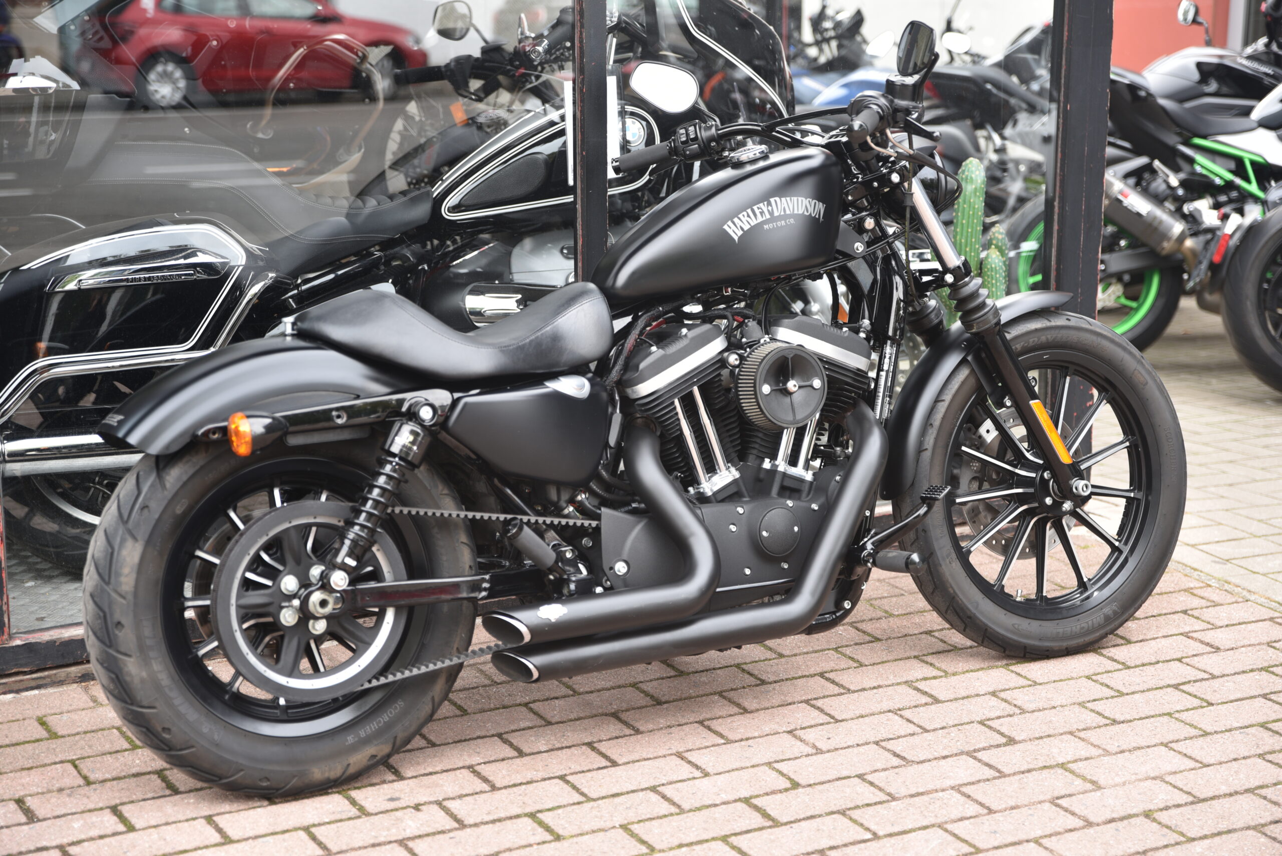 HARLEY DAVIDSON IRON 883 – Image 3