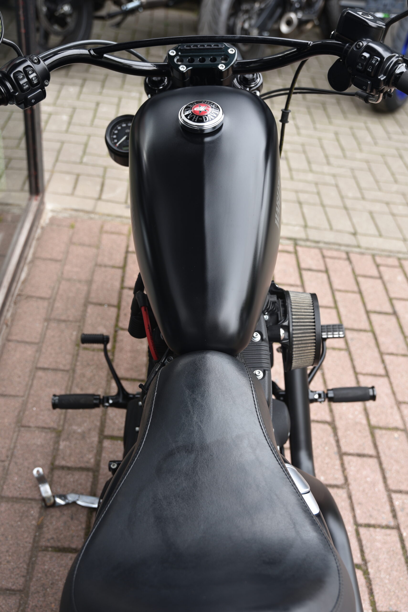 HARLEY DAVIDSON IRON 883 – Image 6