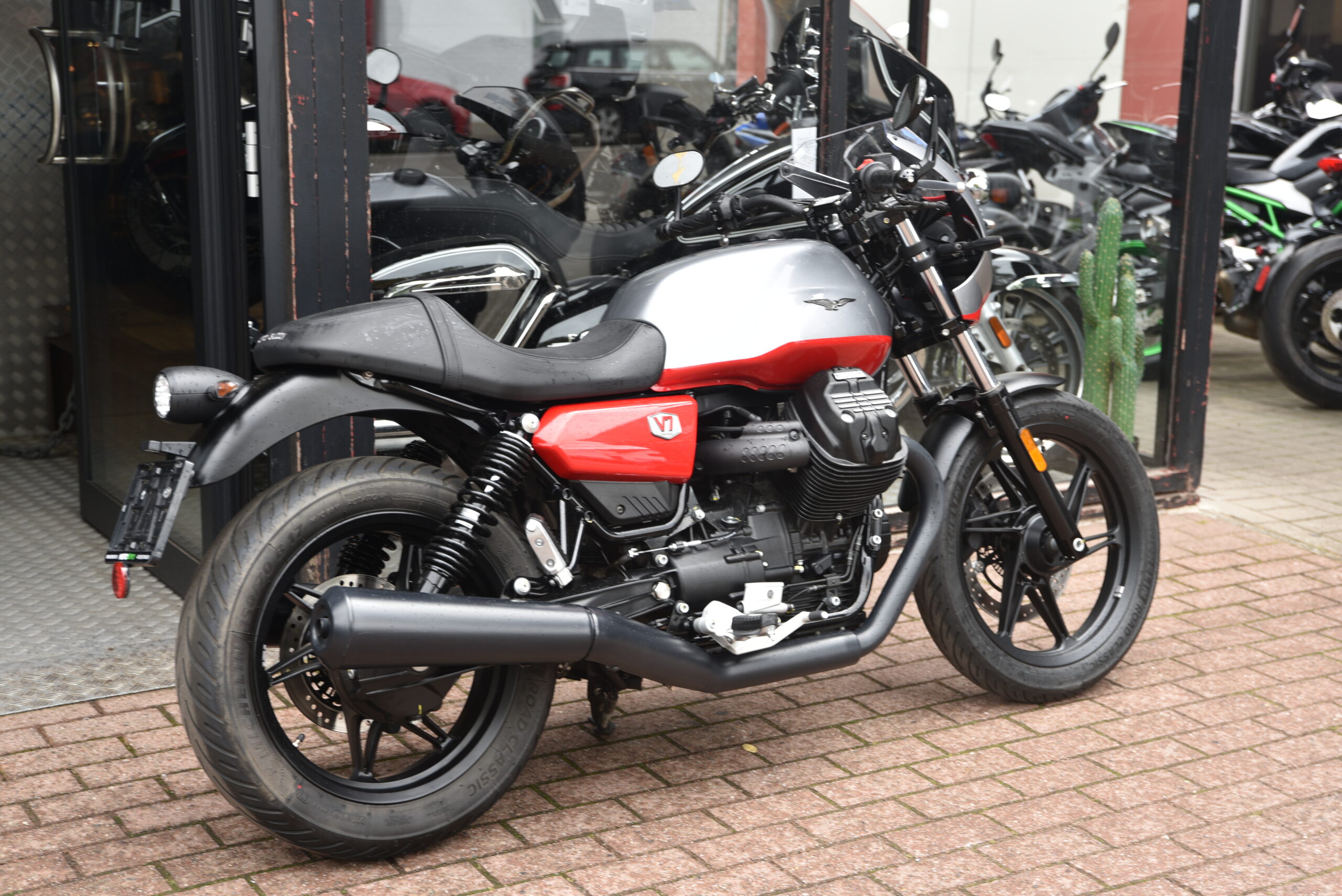 MOTO GUZZI V7 STONE CORSA – Image 3
