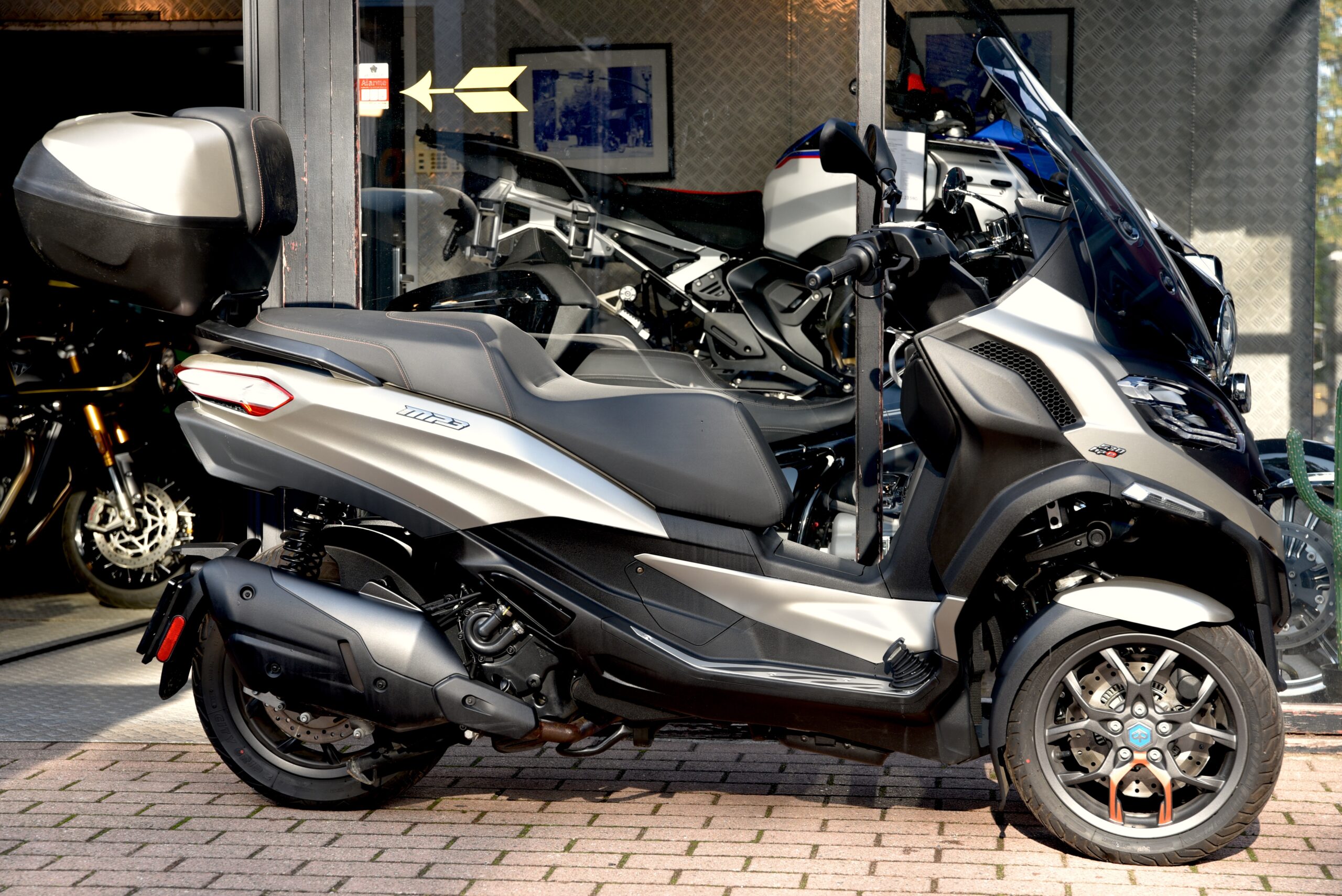 PIAGGIO MP3 530 HPE – Image 2