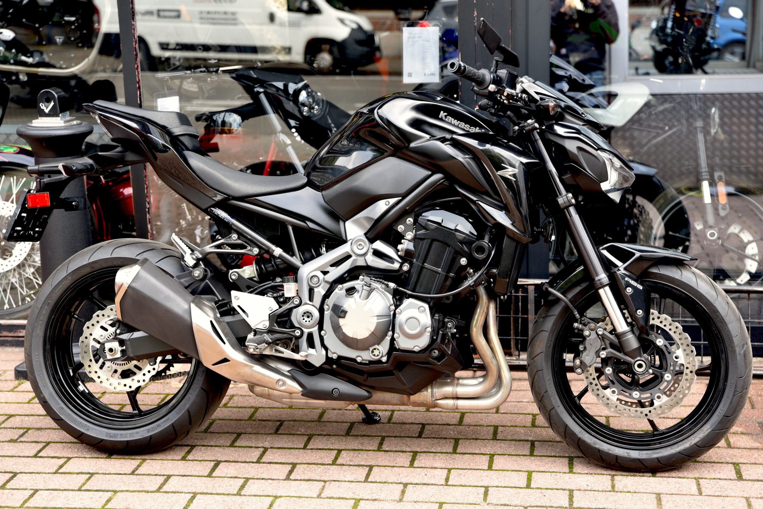 KAWASAKI Z 900 – Image 2