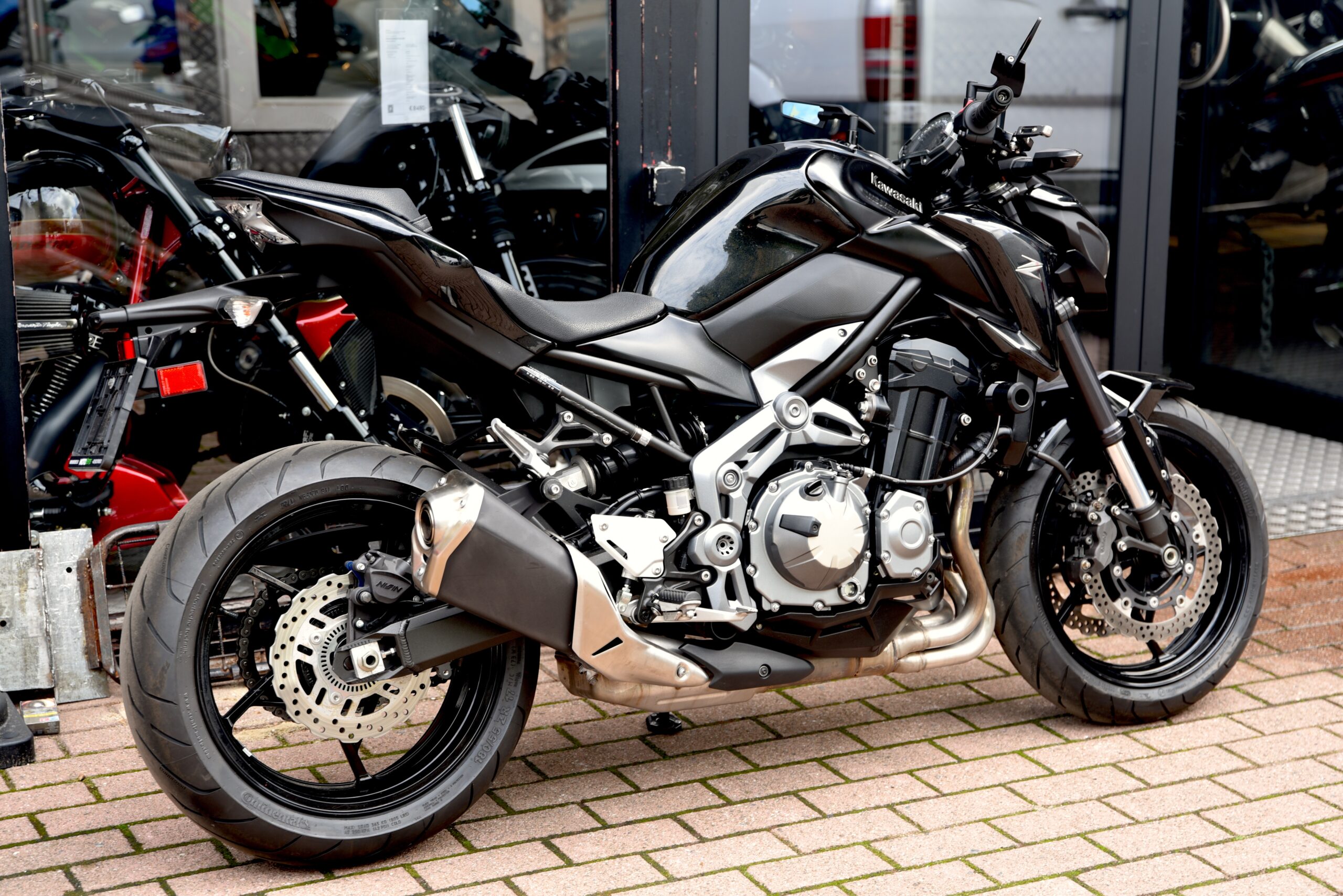 KAWASAKI Z 900 – Image 3