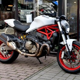 DUCATI MONSTER 821