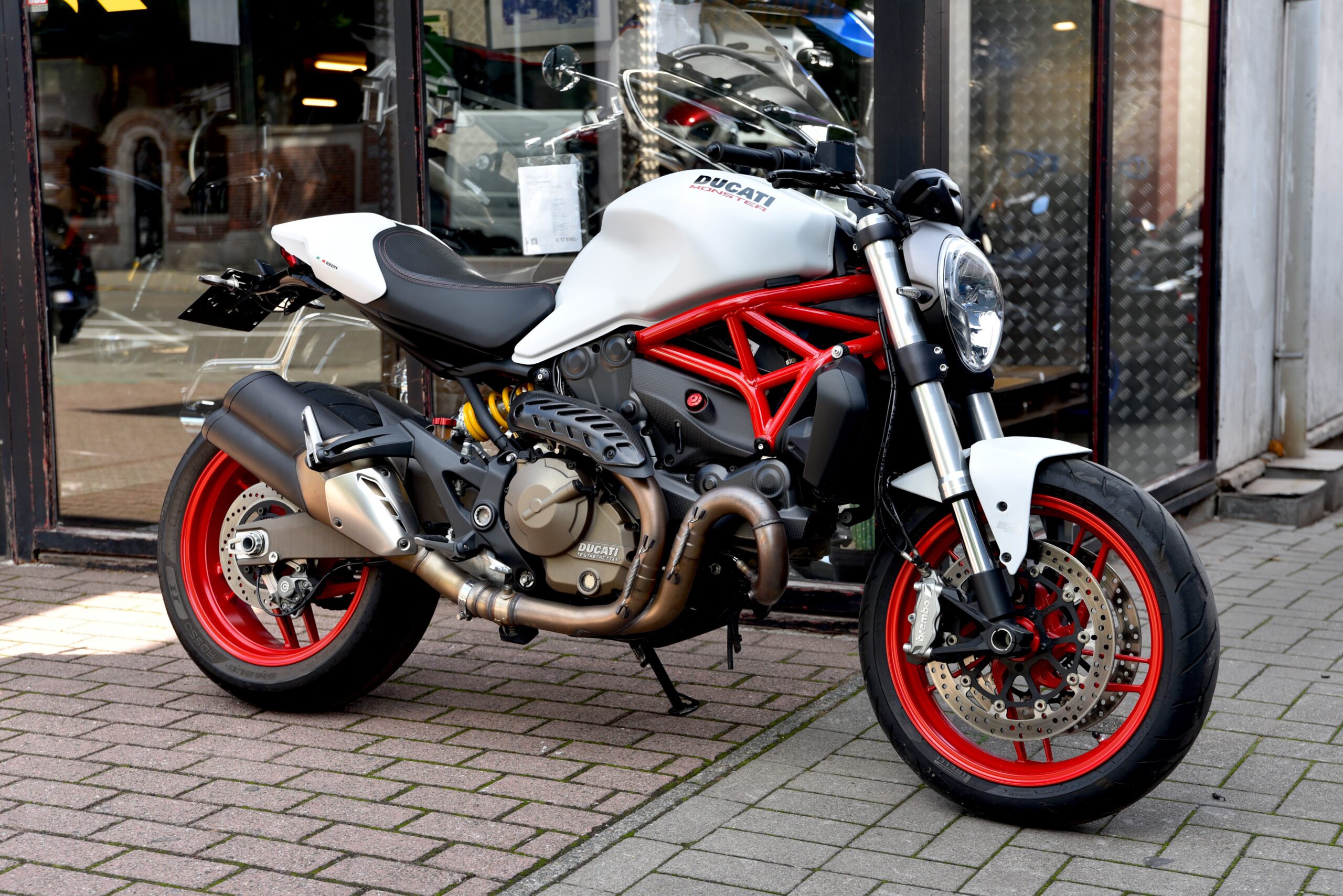 DUCATI MONSTER 821