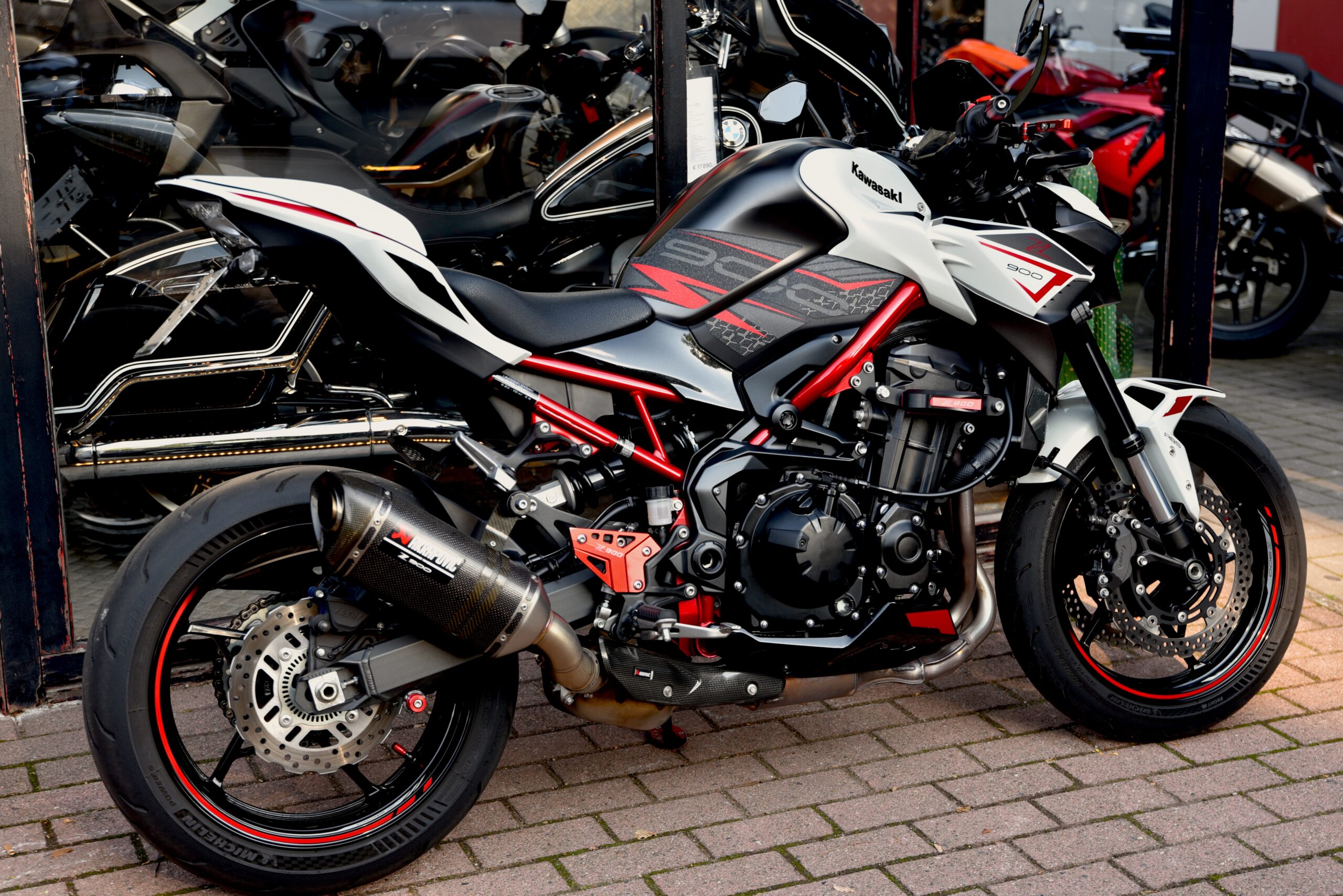 KAWASAKI Z 900 PERFORMANCE – Image 3