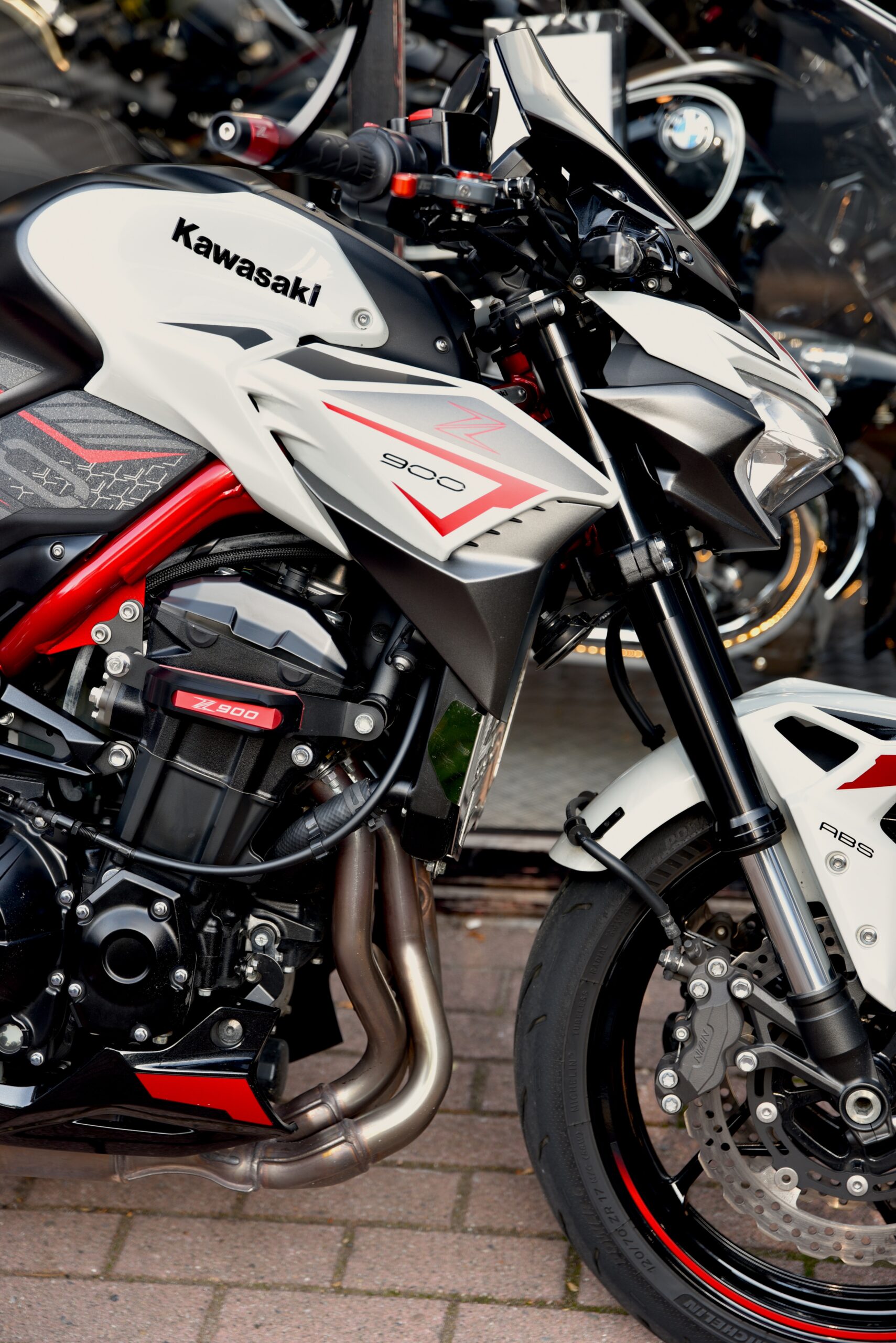 KAWASAKI Z 900 PERFORMANCE – Image 4