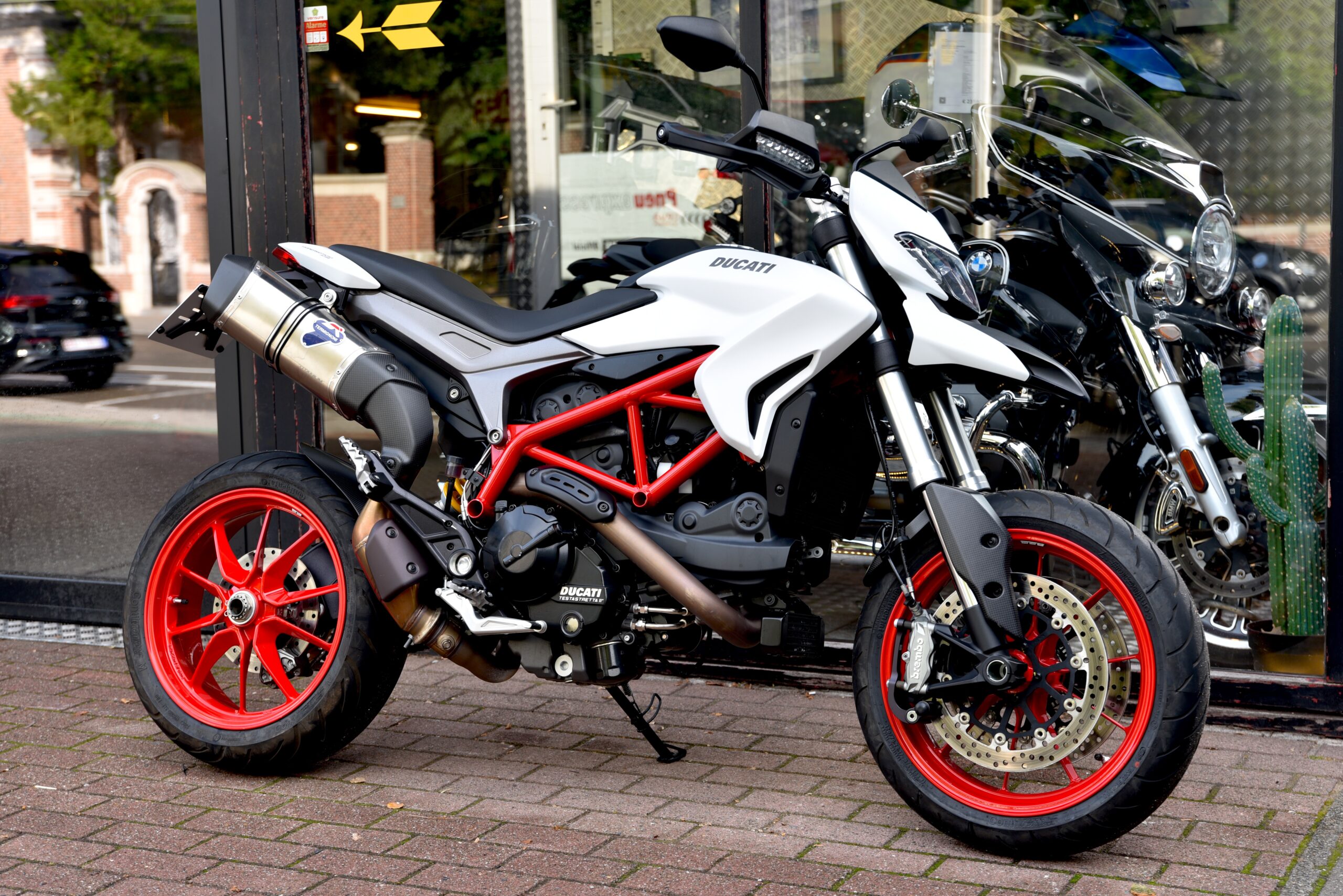 DUCATI HYPERMOTARD 939