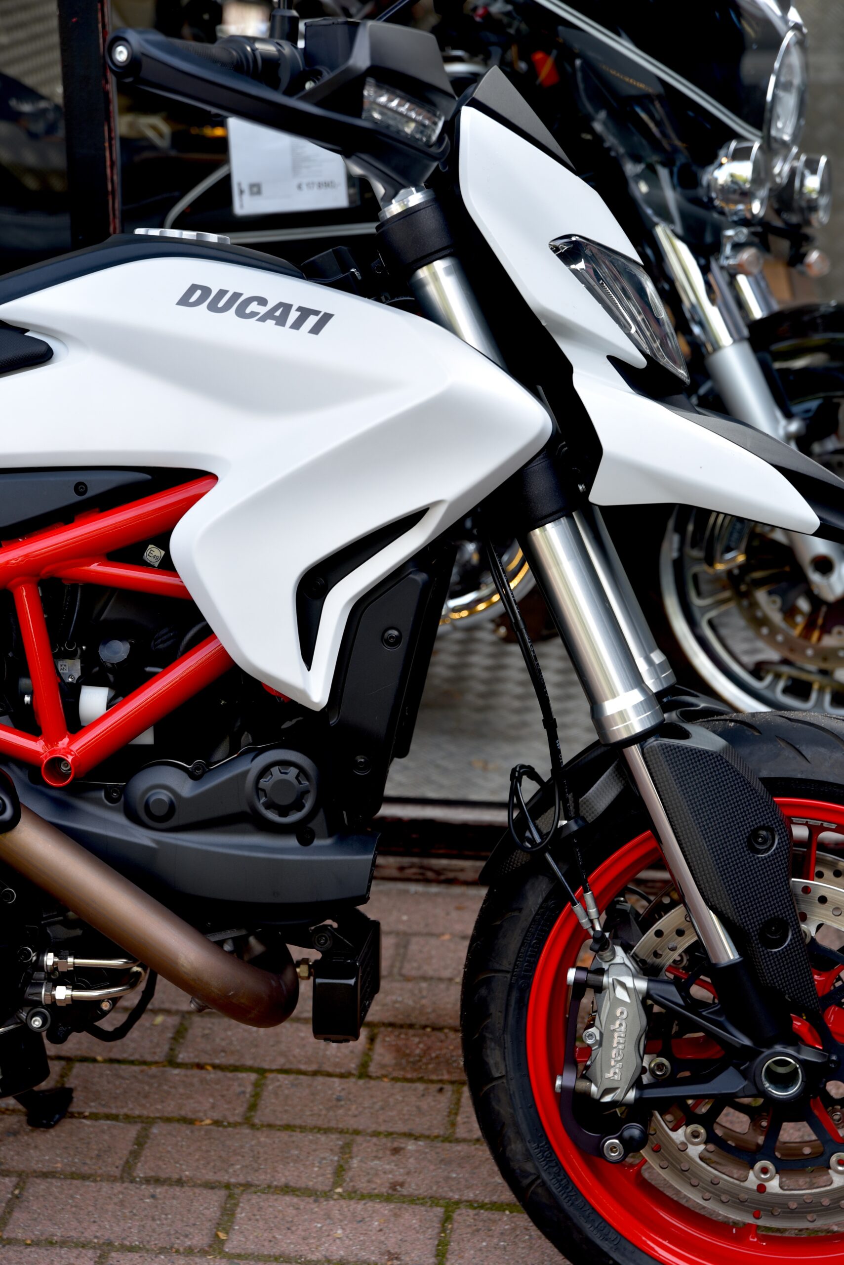 DUCATI HYPERMOTARD 939 – Image 4