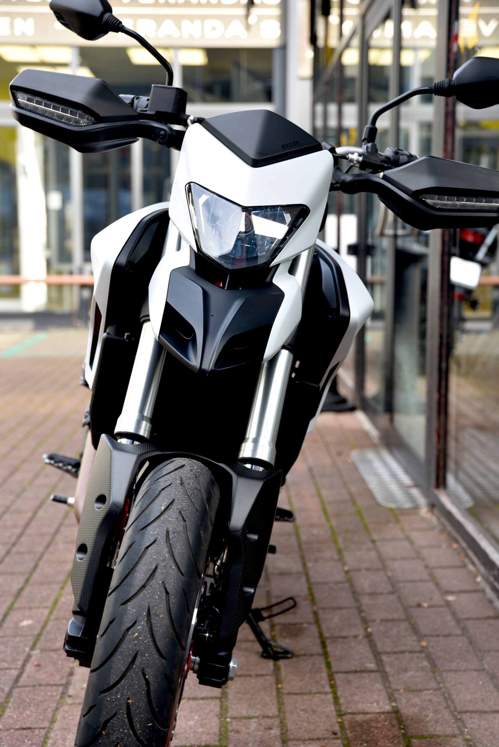 DUCATI HYPERMOTARD 939 – Image 5