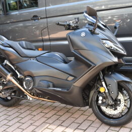 YAMAHA TMAX 560