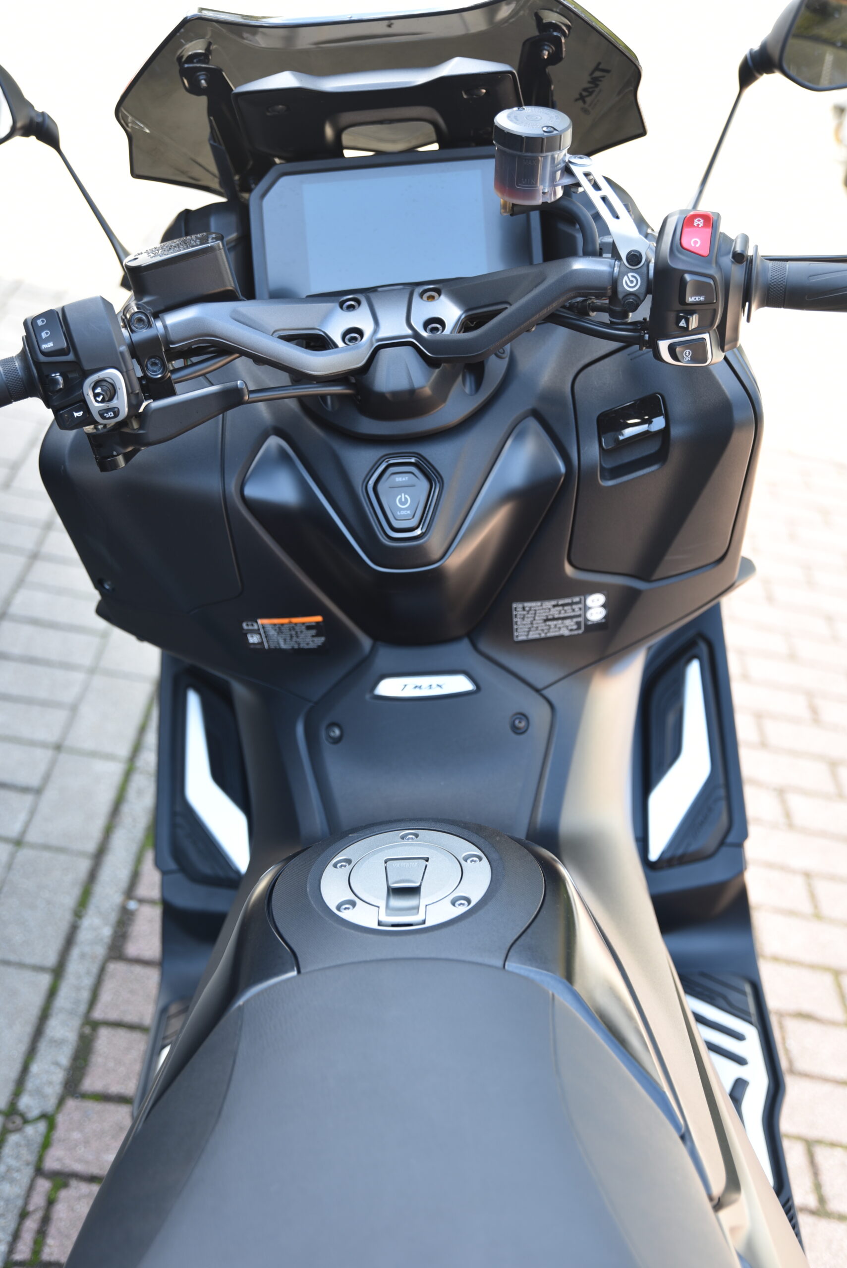 YAMAHA TMAX 560 – Image 6