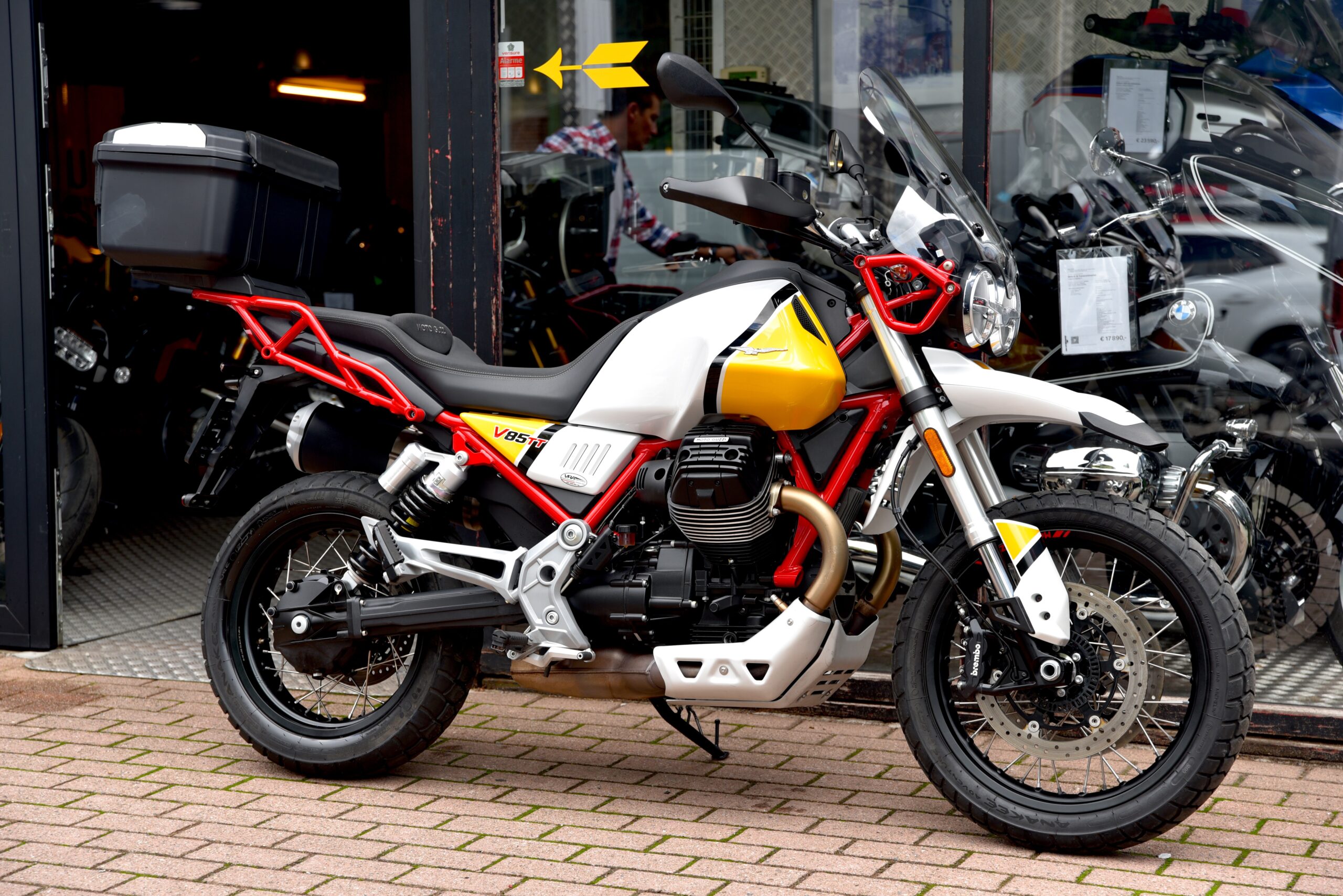 MOTO GUZZI V85 TT (TVAC)