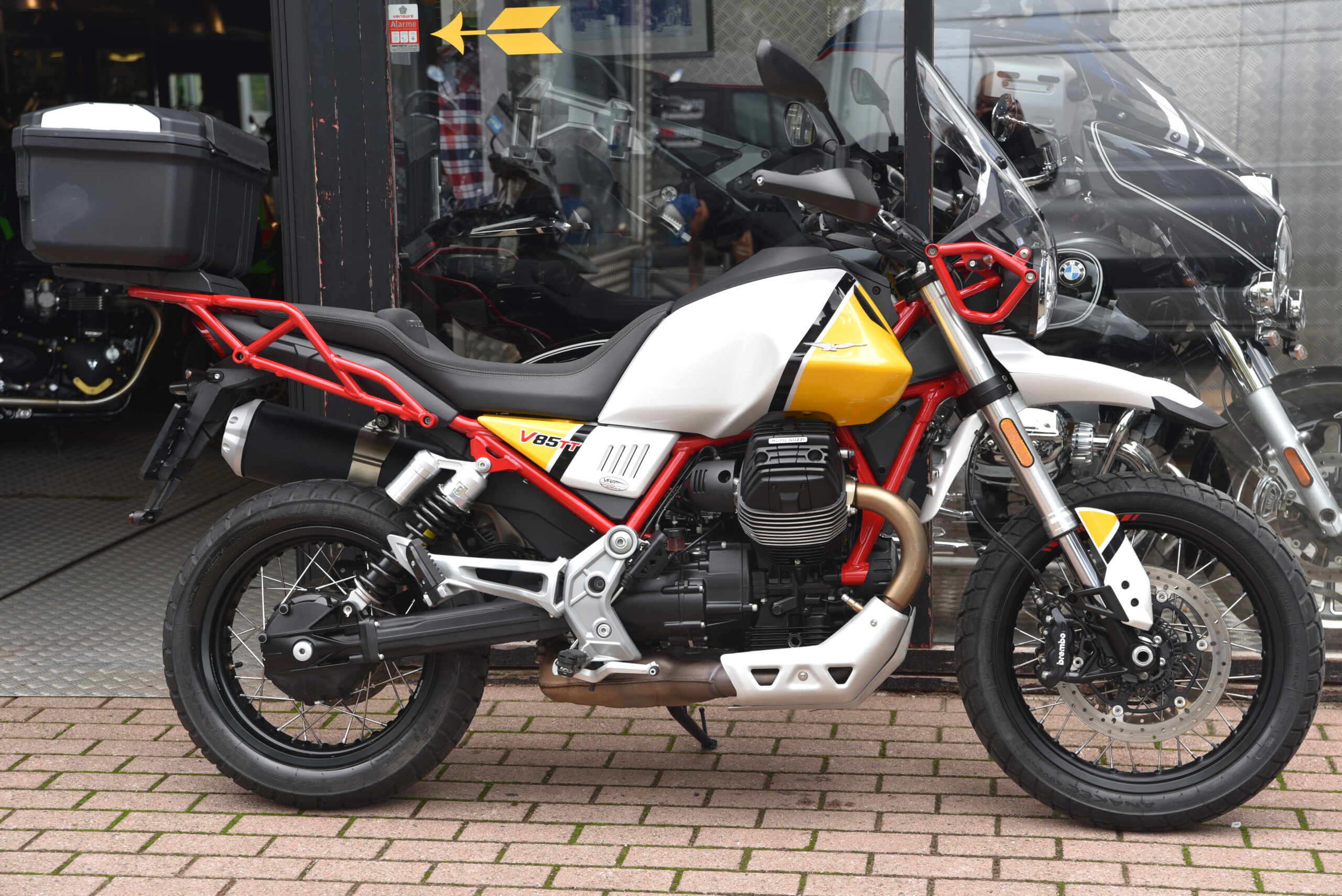 MOTO GUZZI V85 TT (TVAC) – Image 2