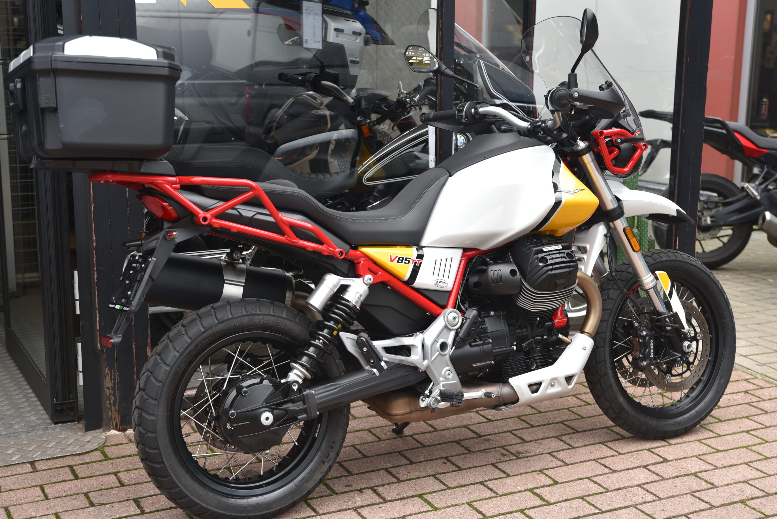 MOTO GUZZI V85 TT (TVAC) – Image 3