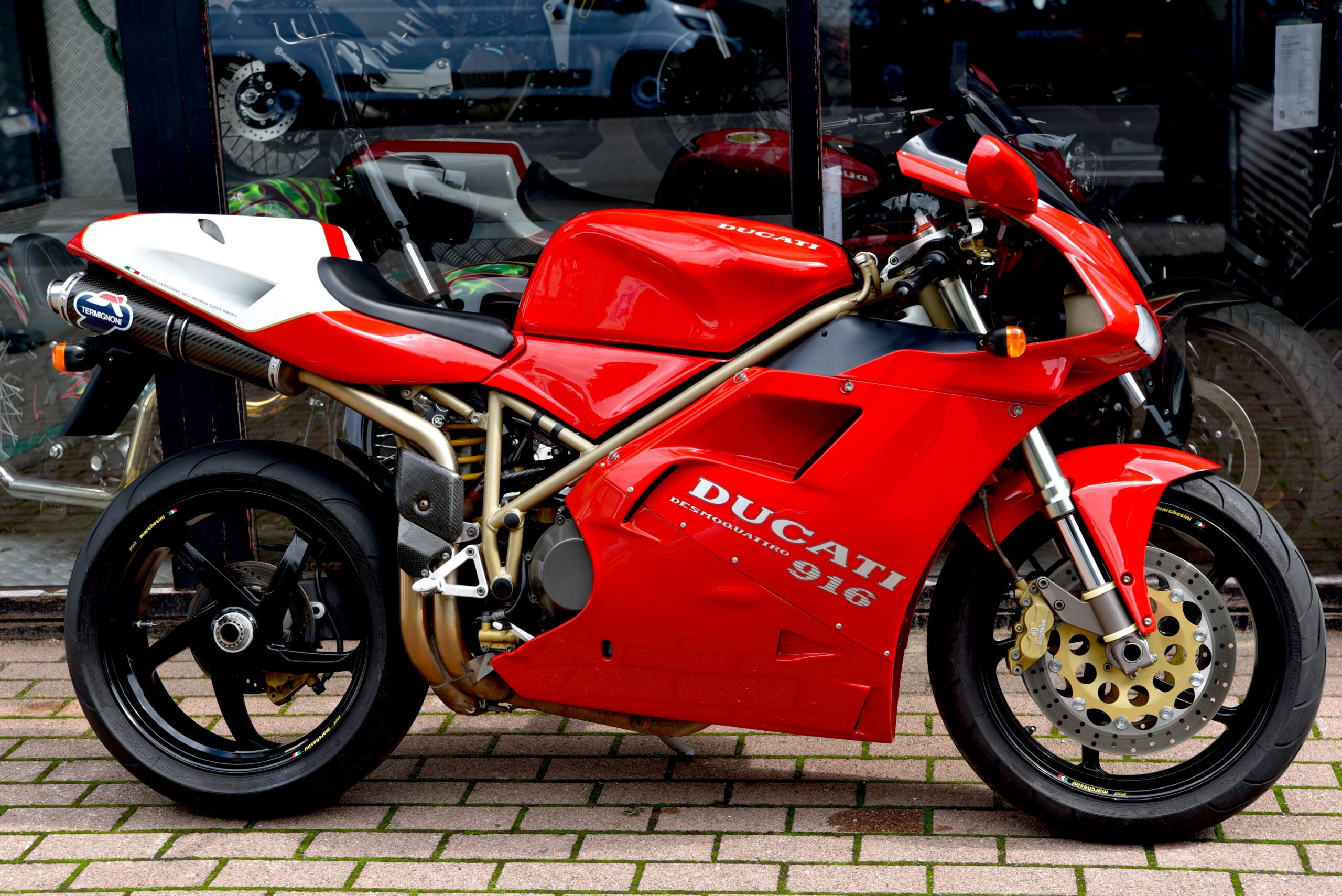 DUCATI 916 – Image 2