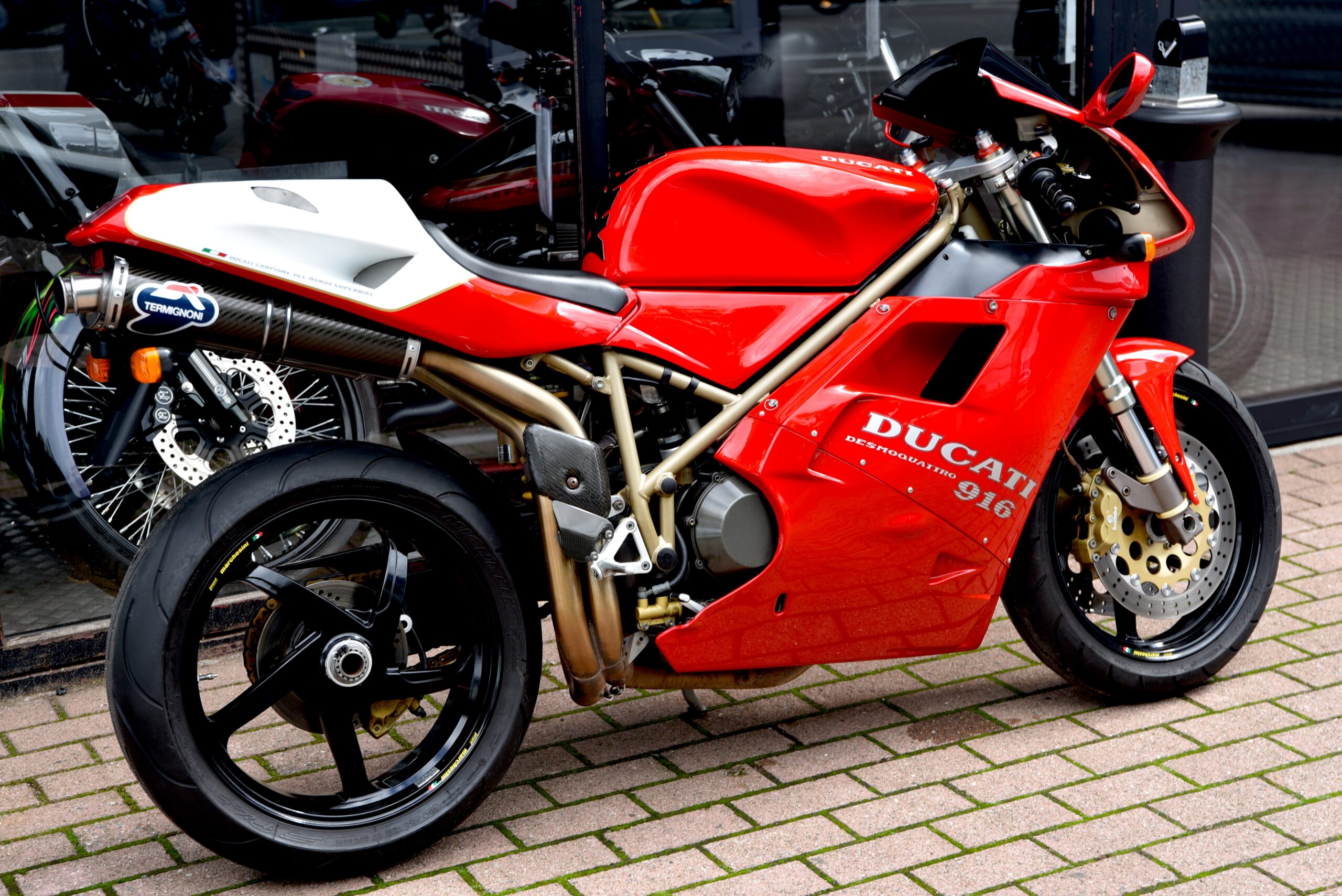 DUCATI 916 – Image 3
