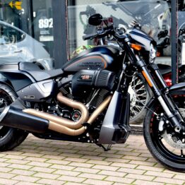 HARLEY DAVIDSON 114 FXDR
