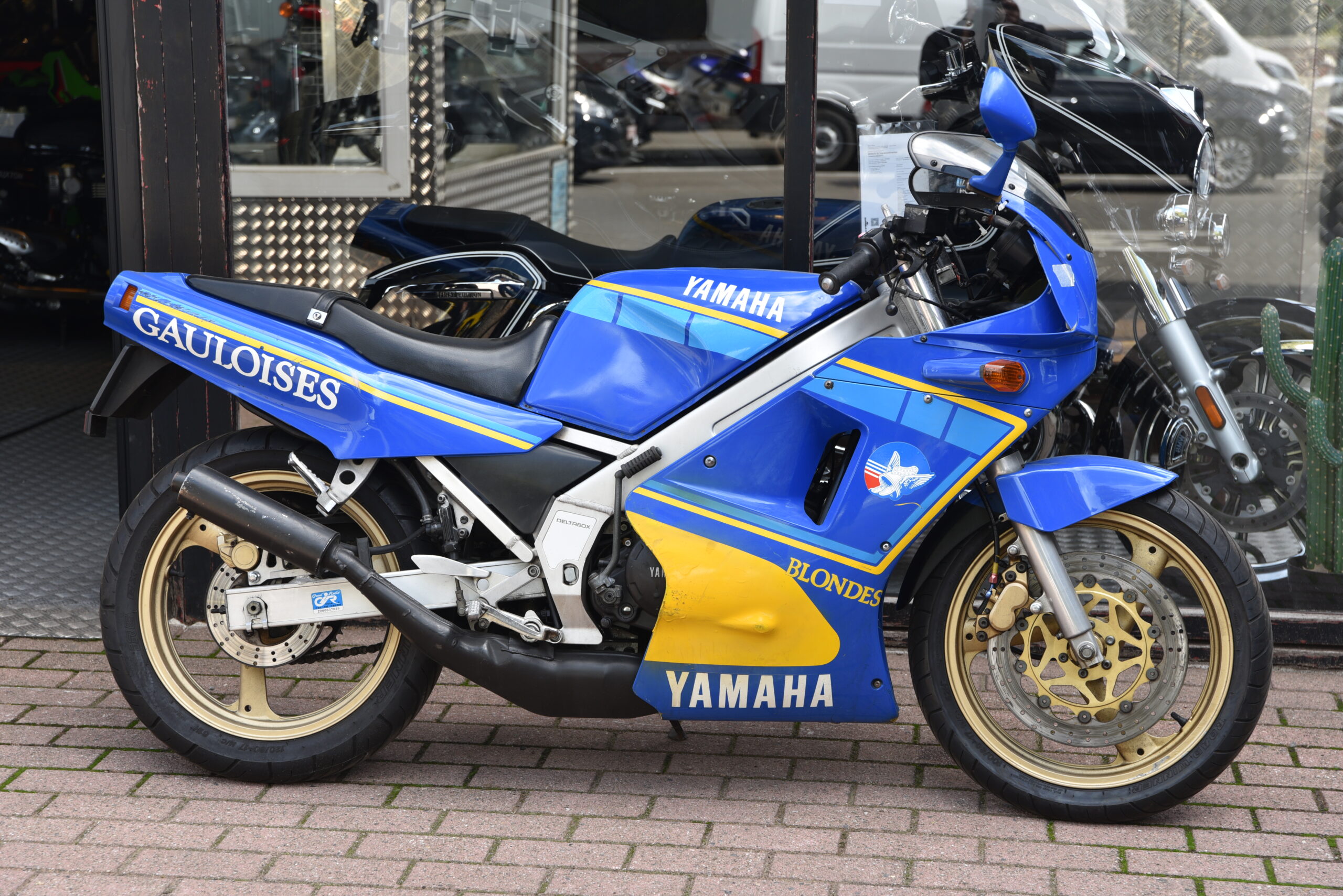 YAMAHA TZR 250 – Image 2