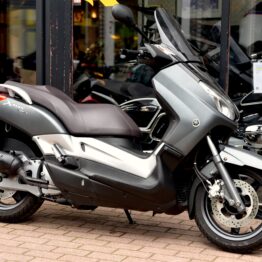 YAMAHA XMAX 125