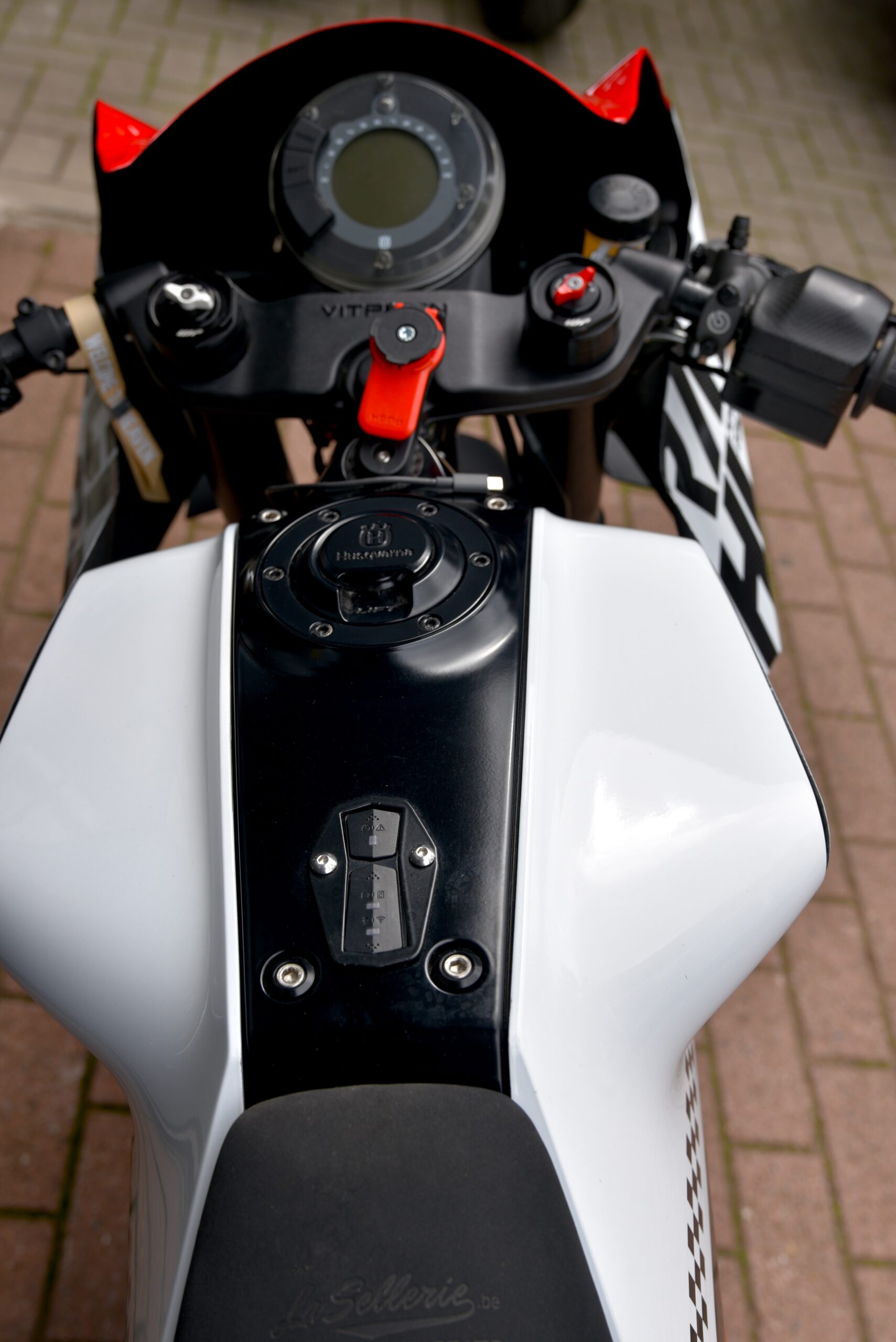 HUSQVARNA VITPILEN 401 BY SCRATCHIDESIGN – Image 7