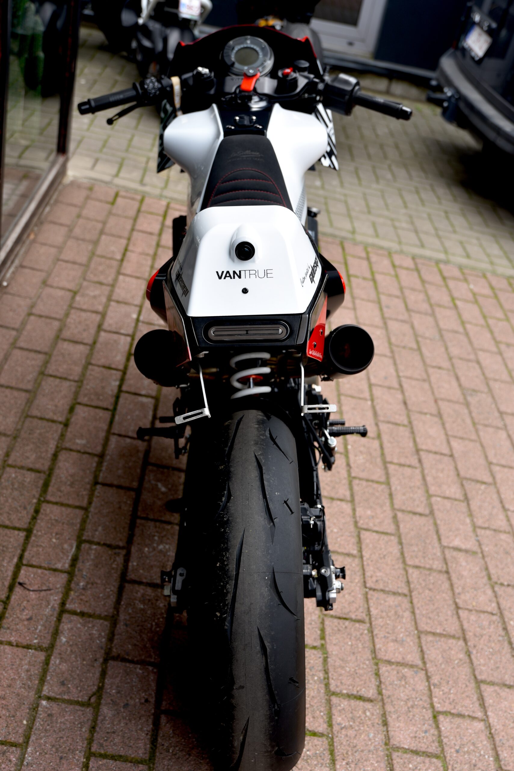 HUSQVARNA VITPILEN 401 BY SCRATCHIDESIGN – Image 8