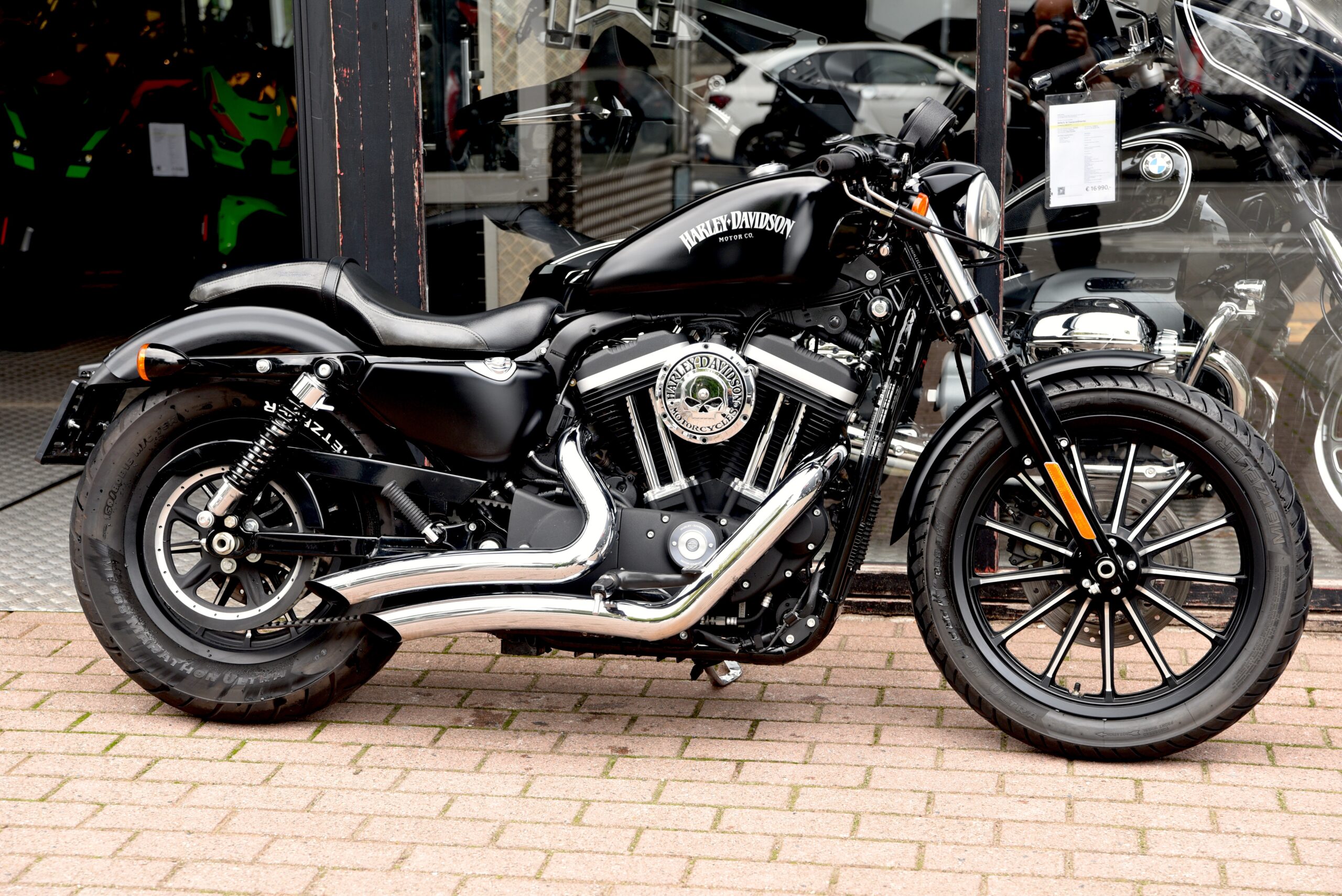HARLEY DAVIDSON IRON 883 – Image 2