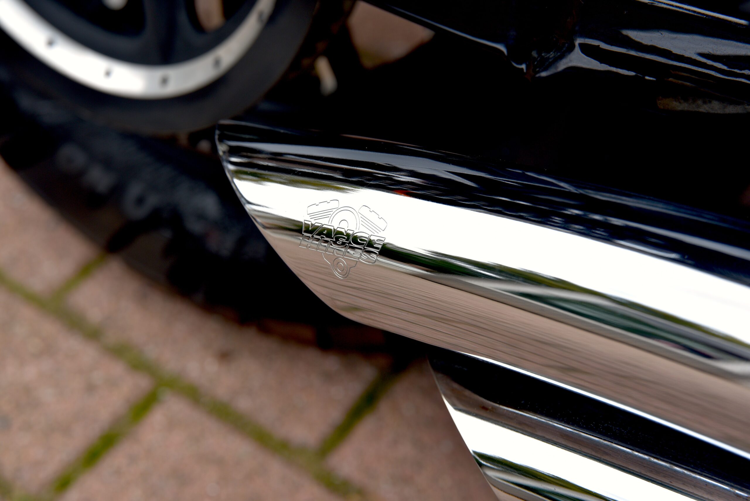 HARLEY DAVIDSON IRON 883 – Image 7