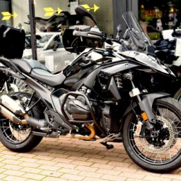 BMW R 1300 GS TRIPLE BLACK