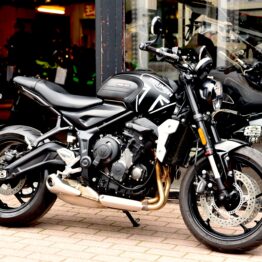 TRIUMPH 660 TRIDENT