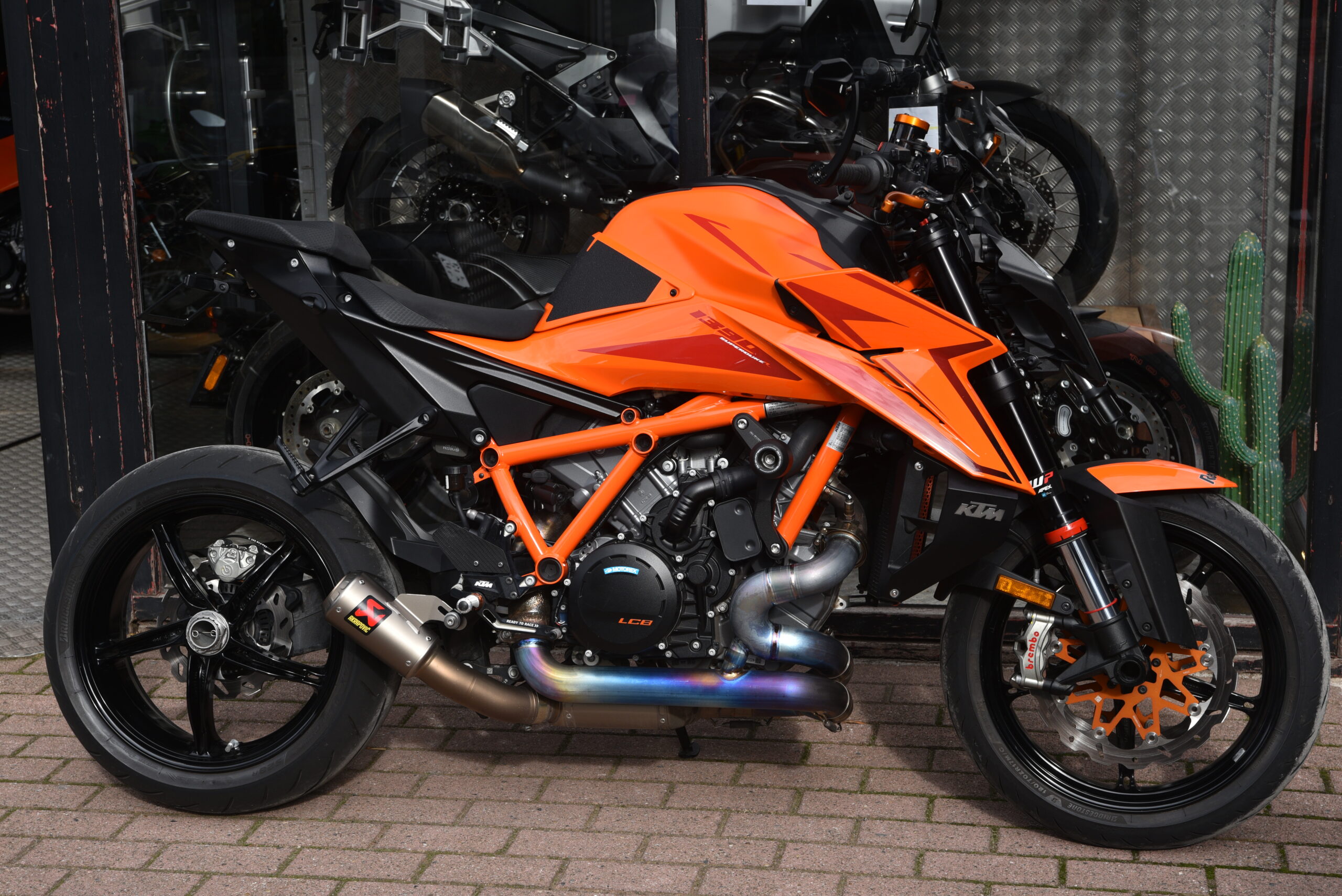 KTM 1390 SUPER DUKE R – Image 2