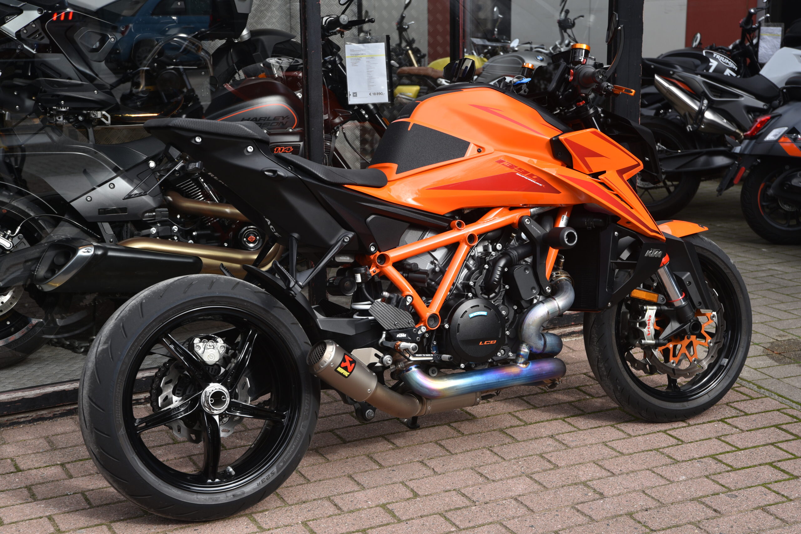 KTM 1390 SUPER DUKE R – Image 3
