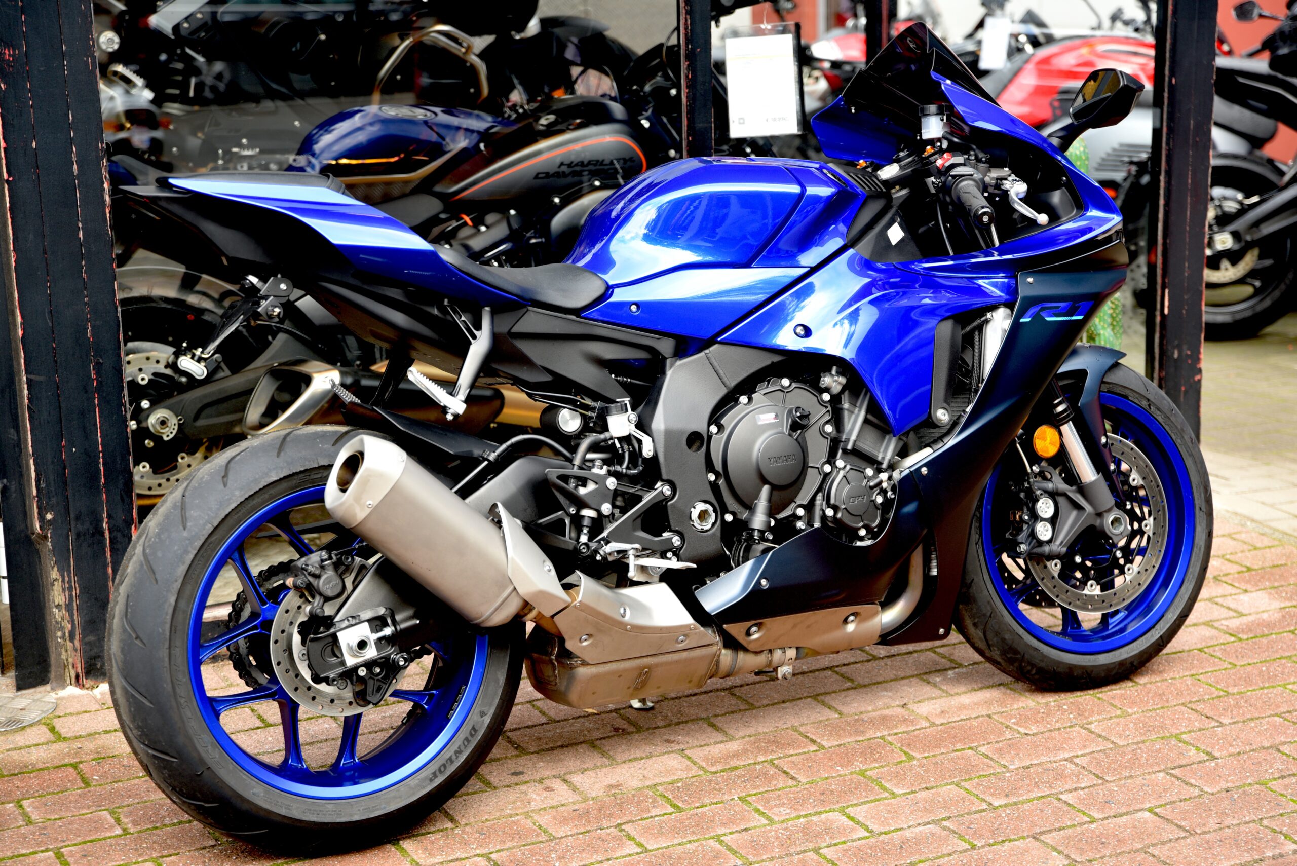 YAMAHA YZF-R1 – Image 3