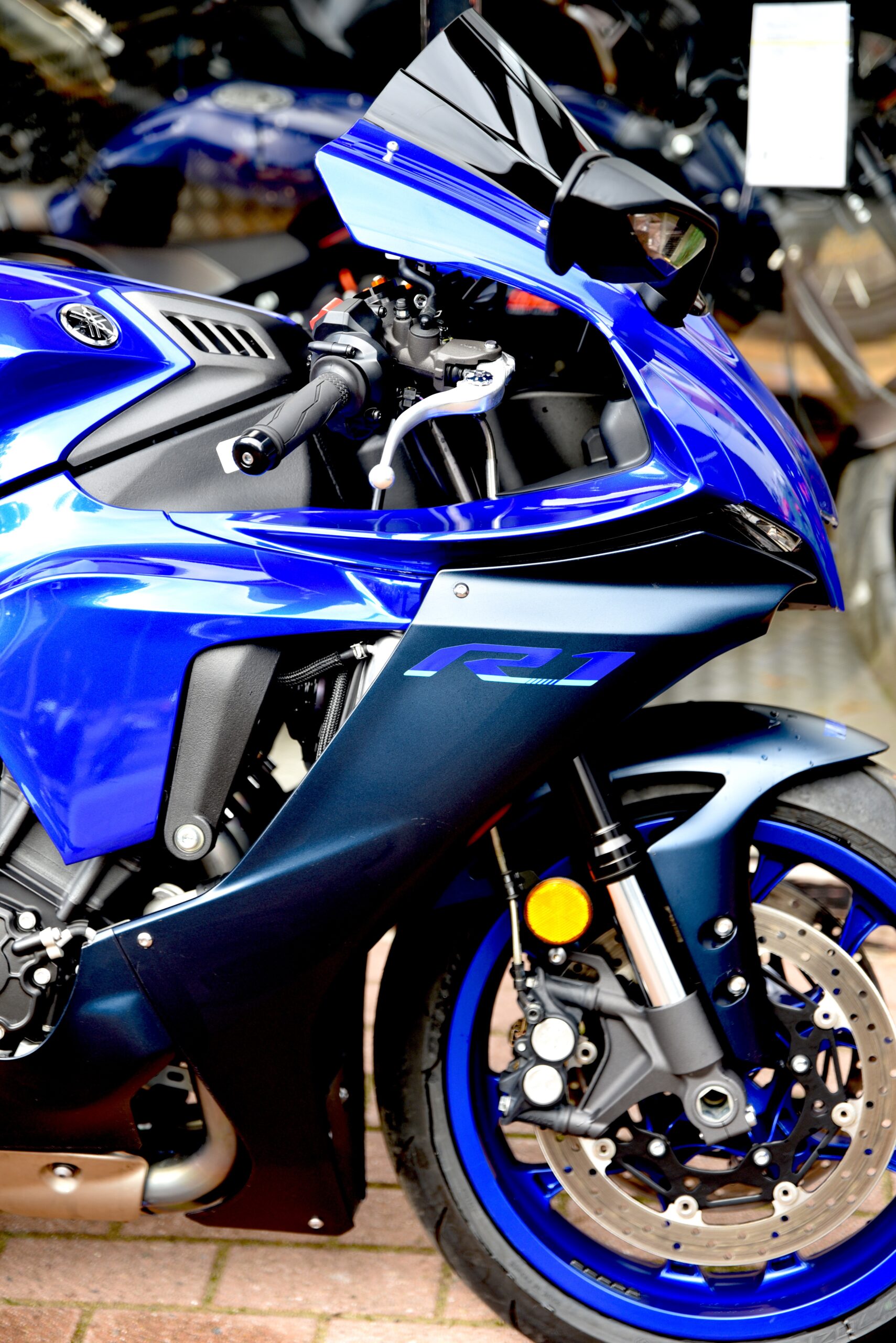 YAMAHA YZF-R1 – Image 4