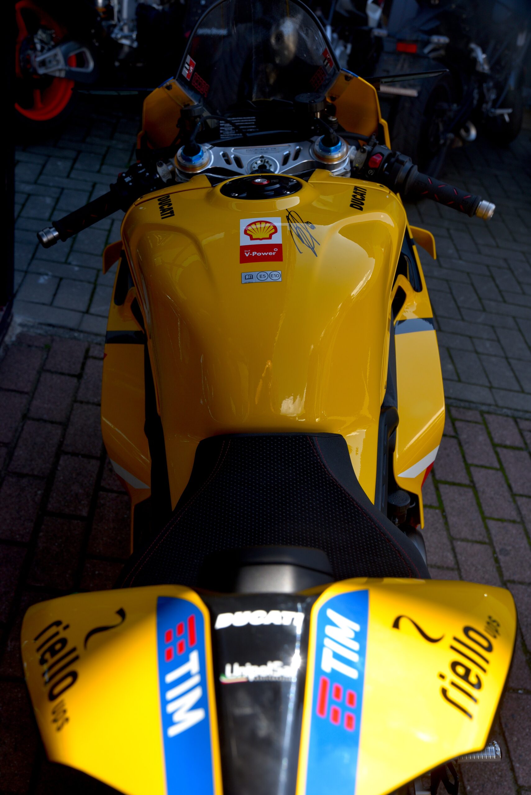 DUCATI PANIGALE V4 S BAGNAIA 2023 WORLD CHAMPION REPLICA – Image 4