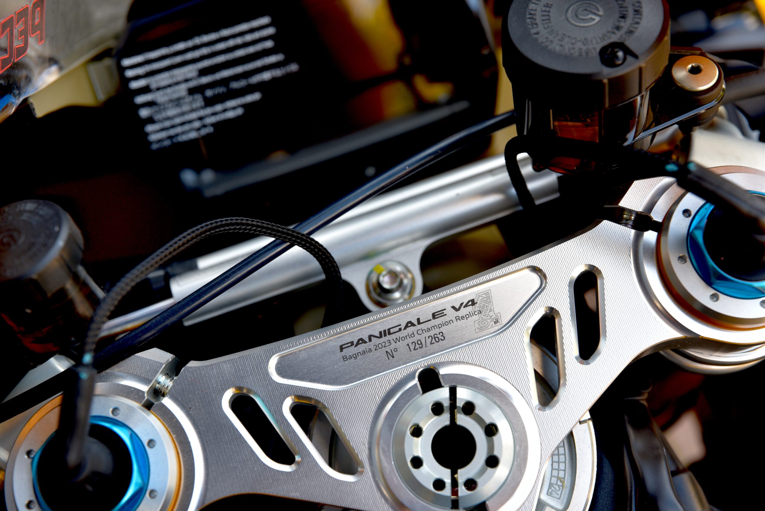 DUCATI PANIGALE V4 S BAGNAIA 2023 WORLD CHAMPION REPLICA – Image 5