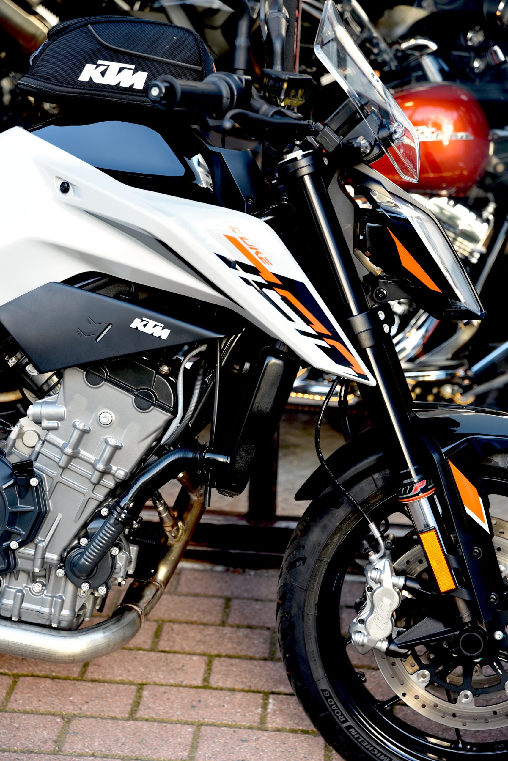 KTM 790 DUKE – Image 4