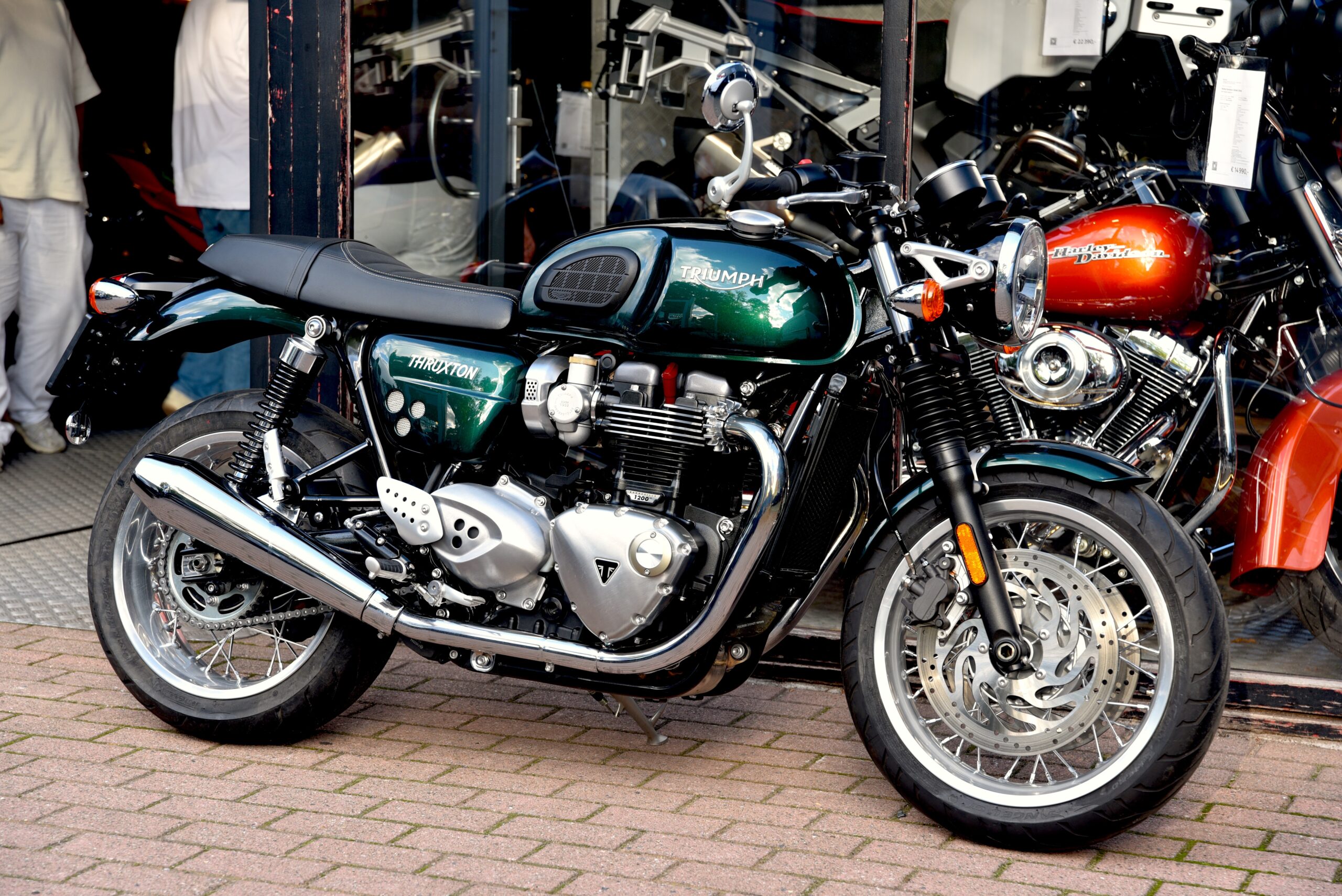 TRIUMPH 1200 THRUXTON