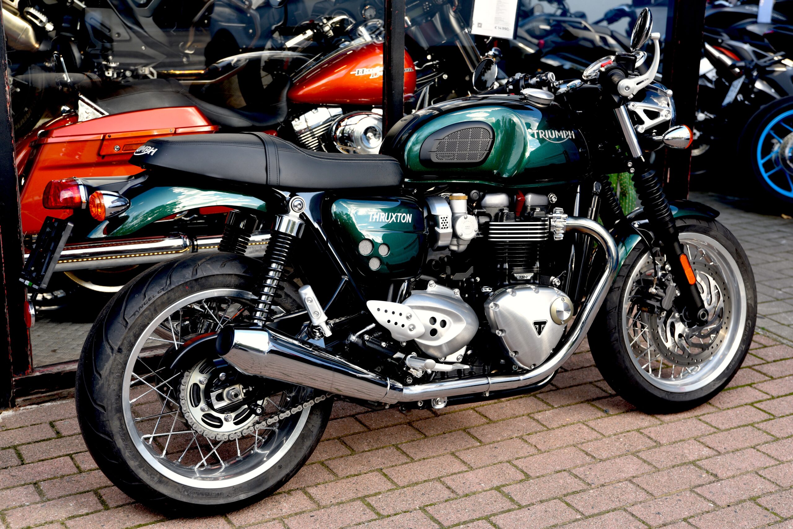 TRIUMPH 1200 THRUXTON – Image 3